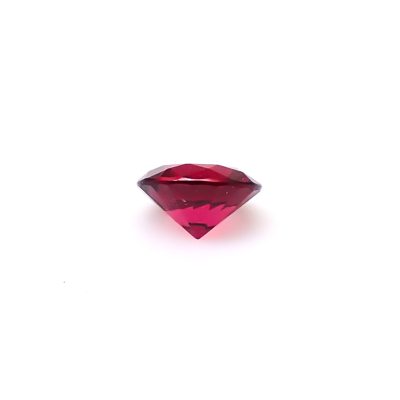 レッドスピネル タンザニア産 0.28ct / 4.2x4.2mm前後 [260732560]