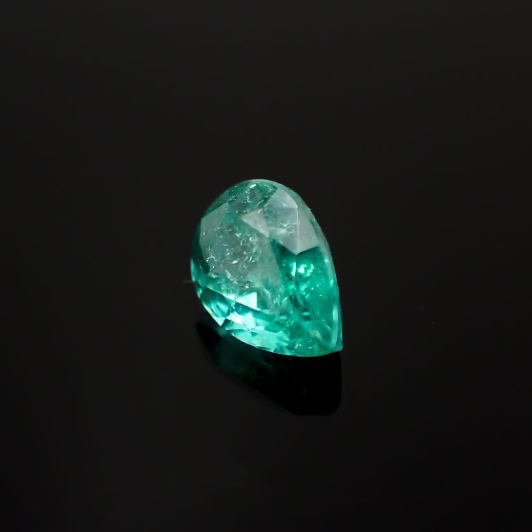 パライバトルマリン(宝石名トルマリン/別名パライバ・トルマリン)ブラジル・キントス鉱山産 0.412ct ソ付(宝貴協)[221018730]5.4x4mm前後