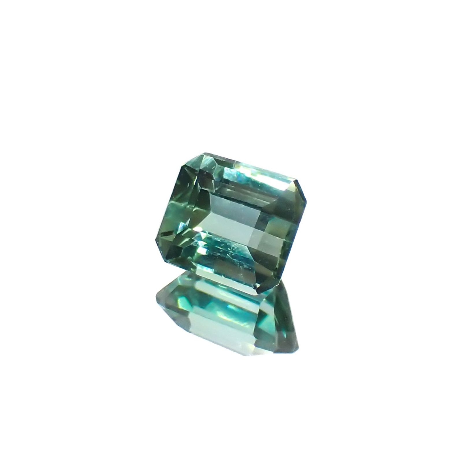 ブルーグリーントルマリン(宝石名トルマリン)ルワンダ産 識別済 0.93ct / 6x5.1mm前後 [221118986]