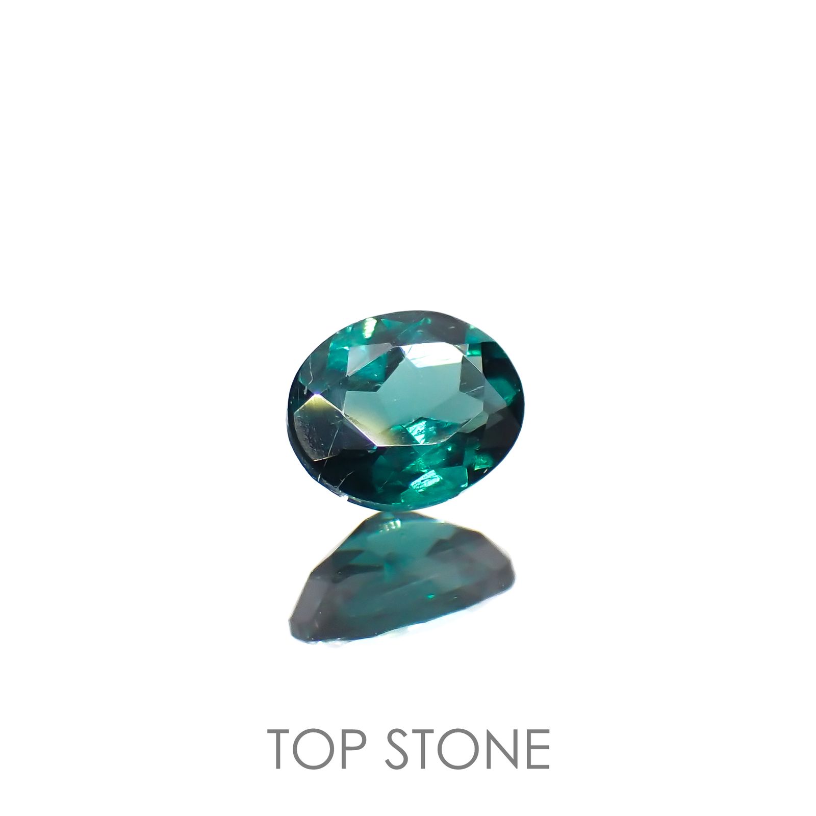 グリーンアパタイト(ノーブルモロキサイト)(宝石名アパタイト)マダガスカル産 0.36ct 識別済[220616377]5x4.1mm前後