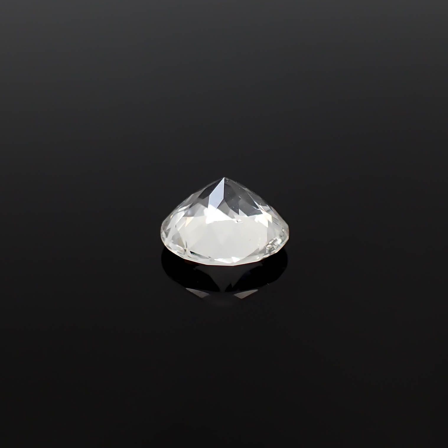オーソクレース(宝石名ホワイト・オーソクレース)パキスタン産 1.377ct ソ付(彩珠)[250530438]7.9x7.8mm前後