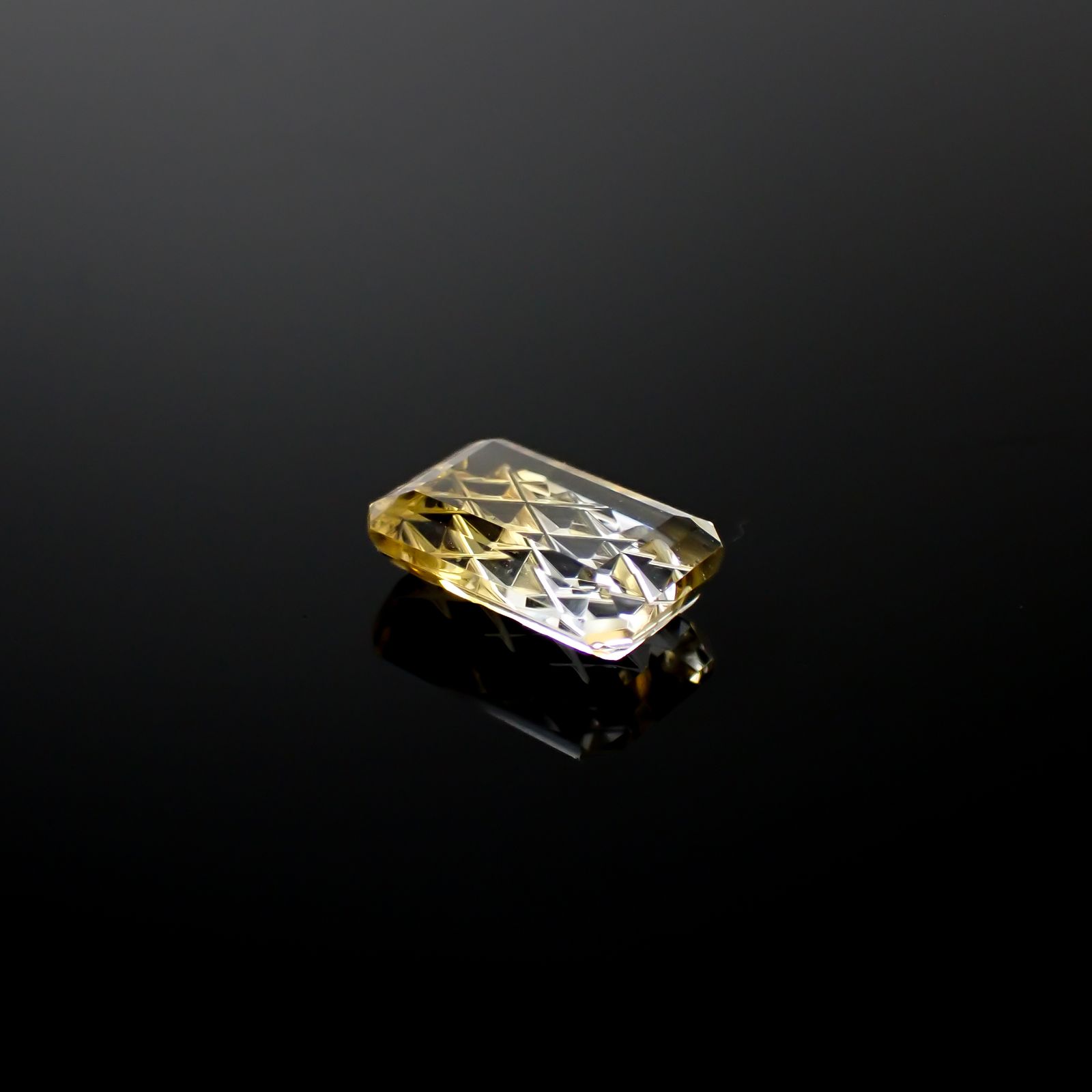 ◇甲州貴石切子Plus Three◇バイカラーシトリン カード付き ブラジル・ミナスジェライス州産 3.97ct[240628256]12.3x8.3mm前後