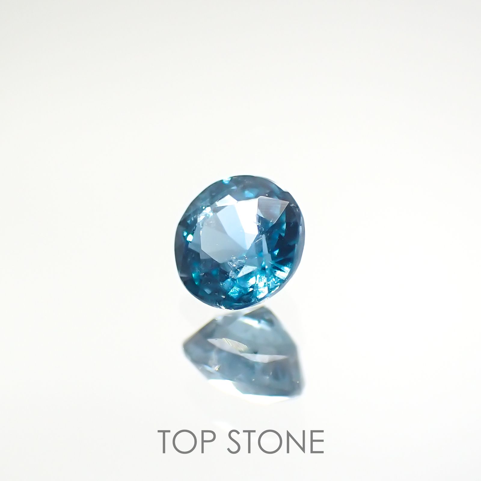 オーシャンブルーカイヤナイト インド産 ルース 0.38ct[210812362]4.1×4.1mm前後