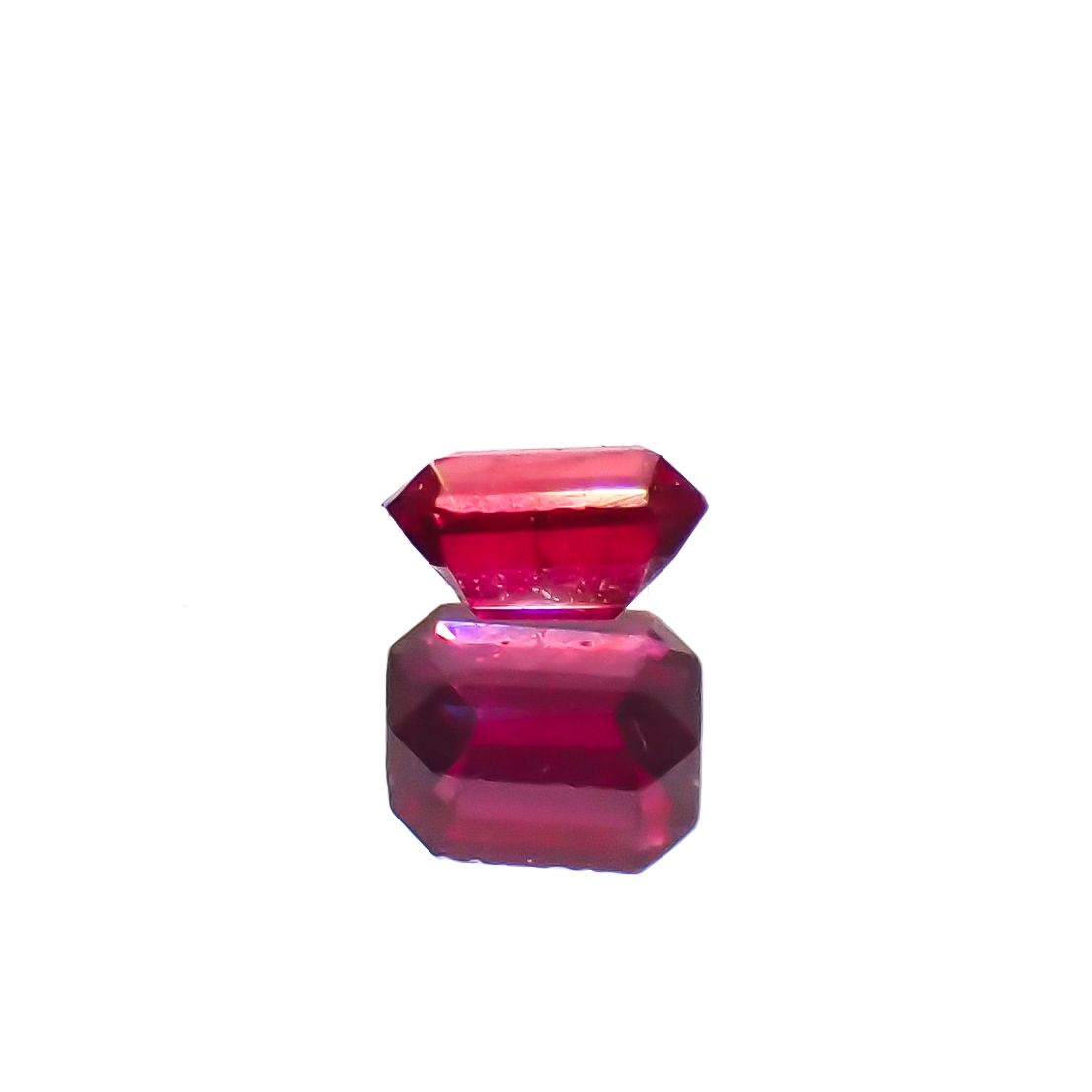 ルビー 非加熱 マダガスカル産 0.15ct[240326672]3.1x2.6mm前後