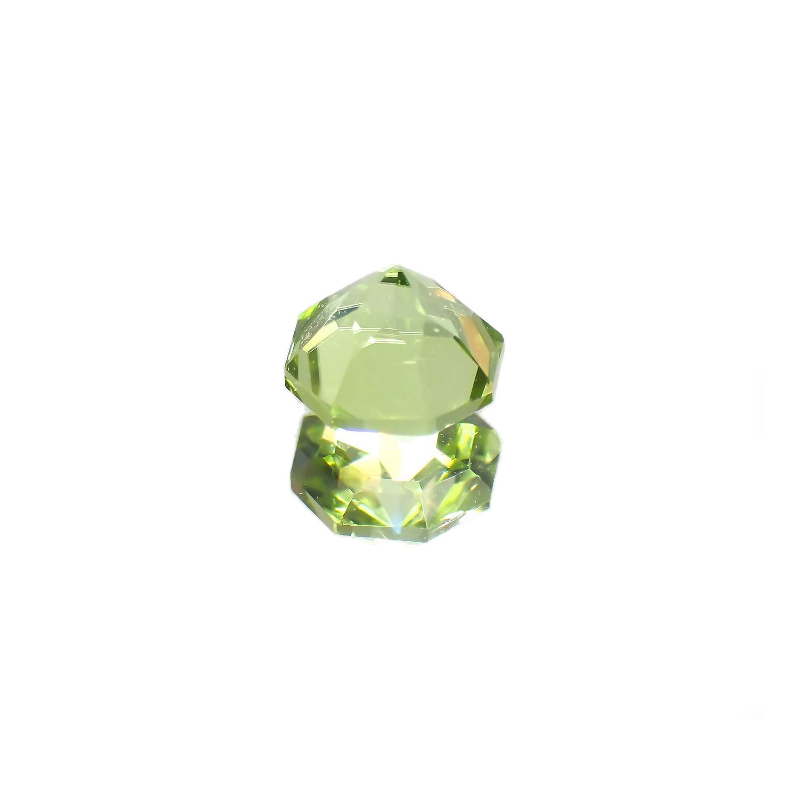 ◇オクタゴンカット◇ペリドット(宝石名ペリドット) パキスタン産 0.63ct 識別済 [210913109]5.1×5mm前後