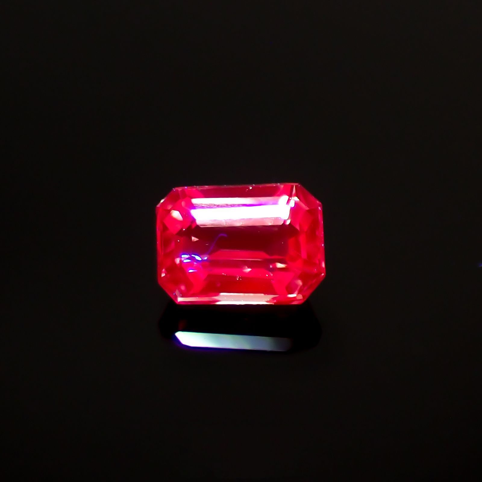 パパラチャサファイア(宝石名サファイア/別名パパラチャ・サファイア)スリランカ産 0.295ct DGL鑑付[220616470]4.07x2.99mm前後