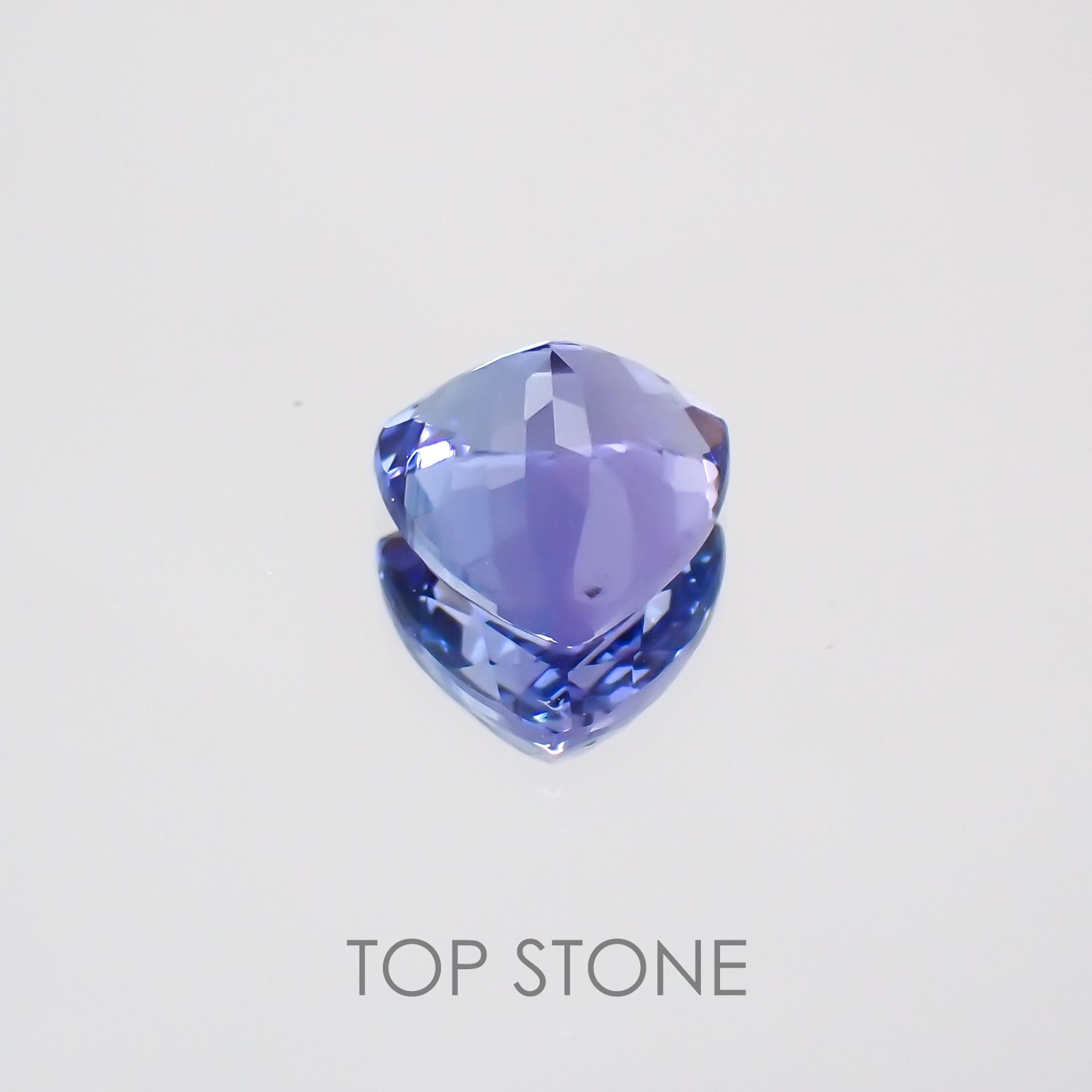 バイカラータンザナイト タンザニア産 ルース 1.35ct[210310101]6.9×6.9mm前後