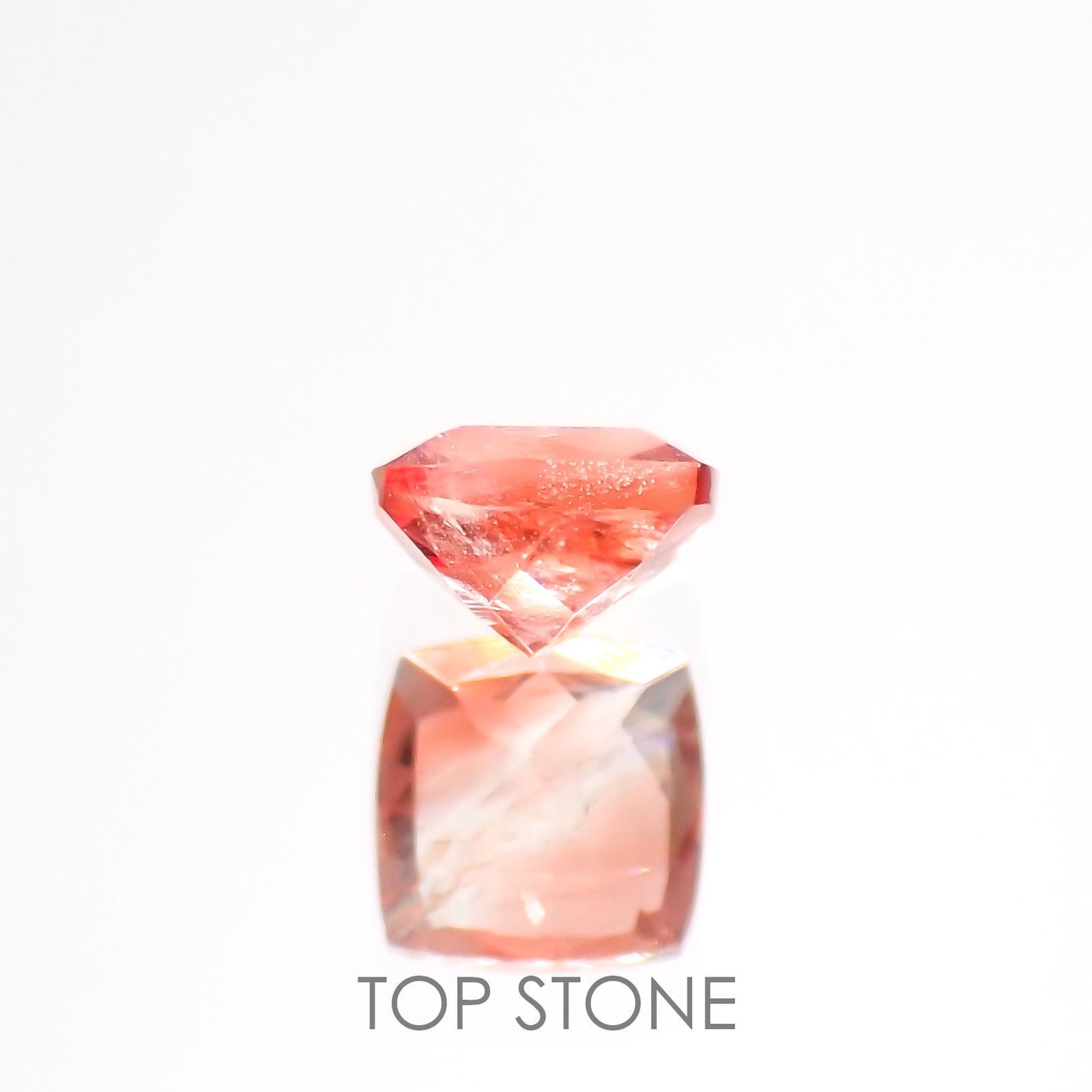 バイカラーアンデシン(宝石名アンデシン)チベット産 0.58ct 識別済[220115268]5.1x5.1mm前後