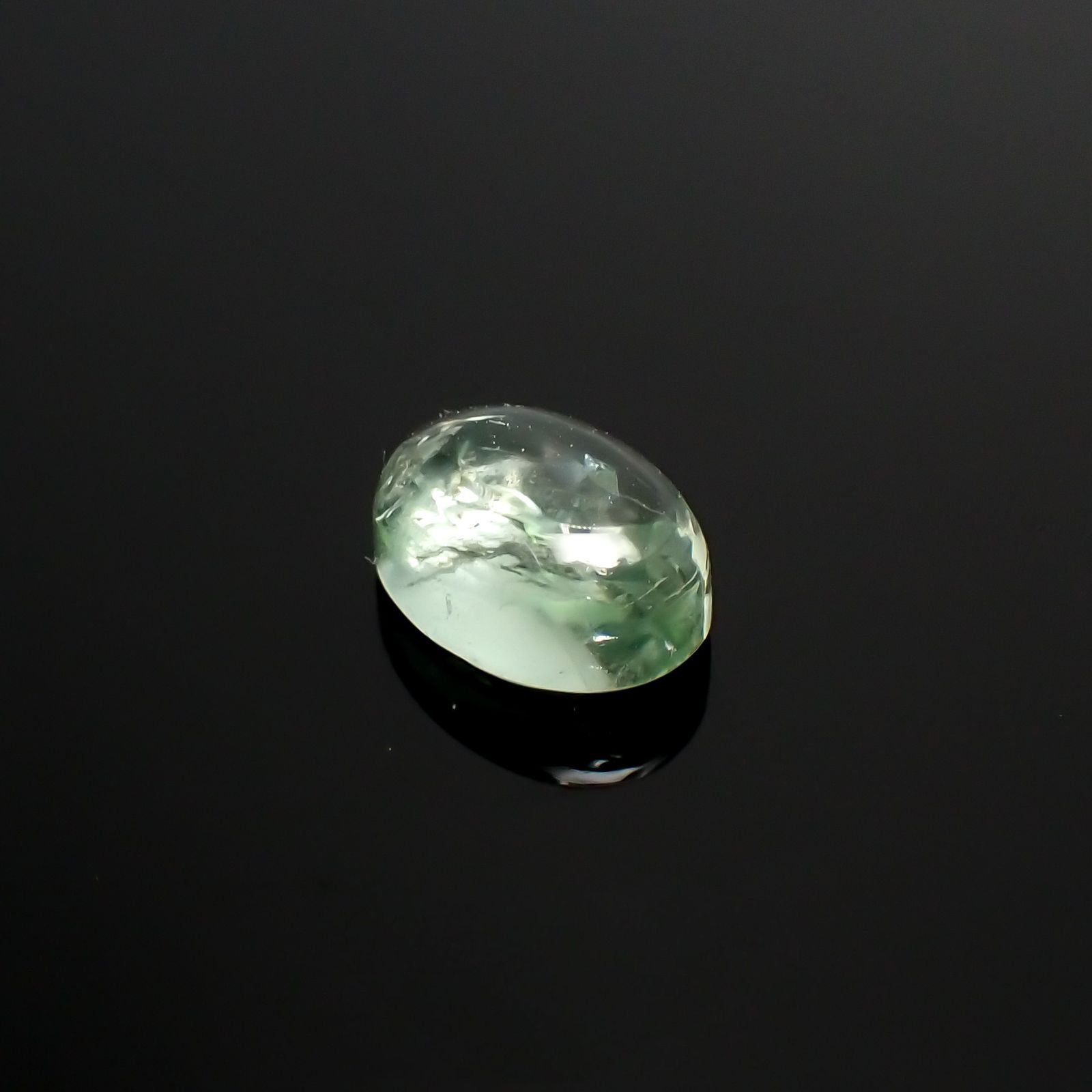 バナジウムコーネルピン(宝石名コーネルピン)タンザニア・タンガ州産 識別済 1.23ct / 7x5.1mm前後 [260815561]