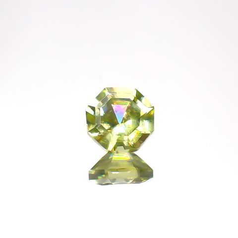◇オクタゴンカット◇スフェーン(宝石名スフェーン)マダガスカル産 0.63ct 識別済[231224749]5.1x5.1mm前後