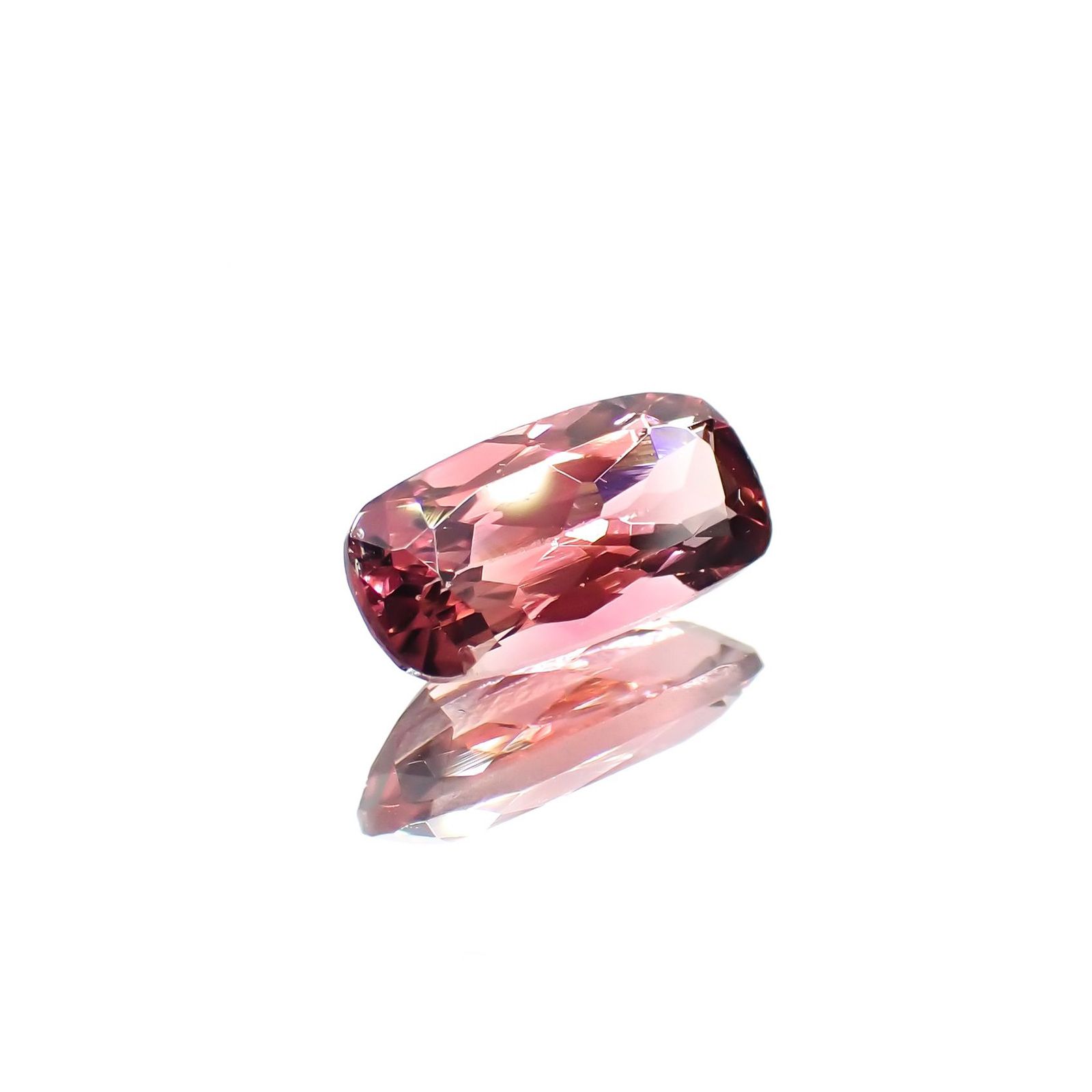 バイカラートルマリン(宝石名バイカラー・トルマリン) コンゴ民主共和国産 1.588ct ソ付(彩珠)[211013607]10.3×5.1mm前後
