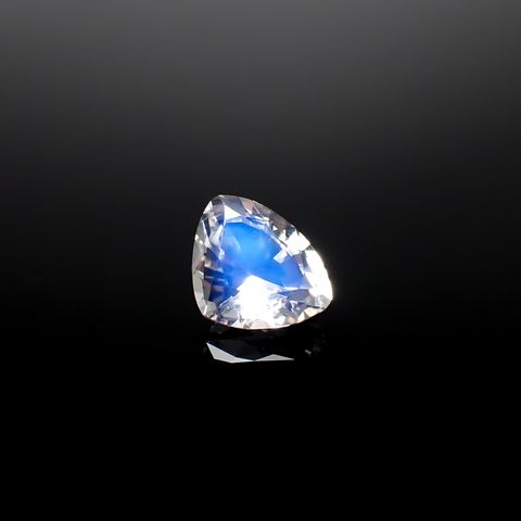 レインボームーンストーン(宝石名ラブラドライト)マダガスカル産 2.426ct ソ付(彩珠)[240326932]10.7x8.5mm前後