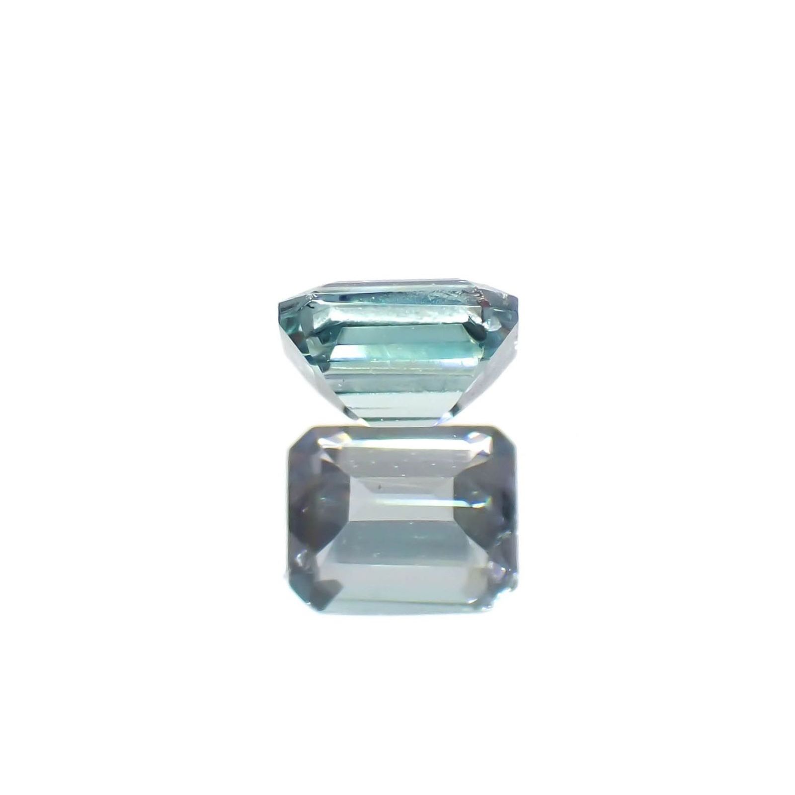 ブルーグリーンコーネルピン(宝石名コーネルピン)タンザニア産 識別済 0.13ct / 3.1x2.6mm前後 [251021863]