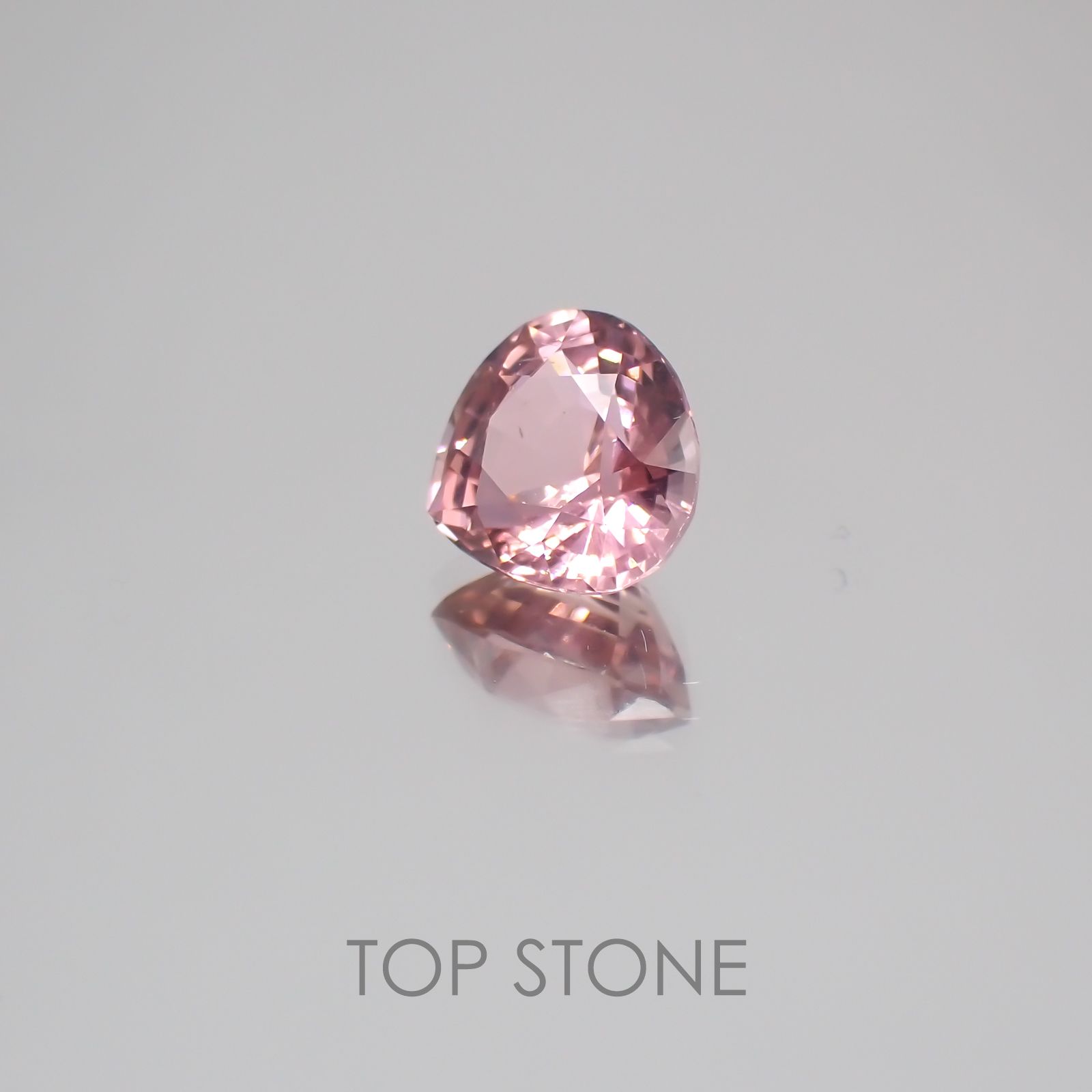 ピンクトルマリン パパラチャカラー(宝石名ピンク・トルマリン) ルワンダ産 1.38ct 識別済[21039973]7×7.3mm前後