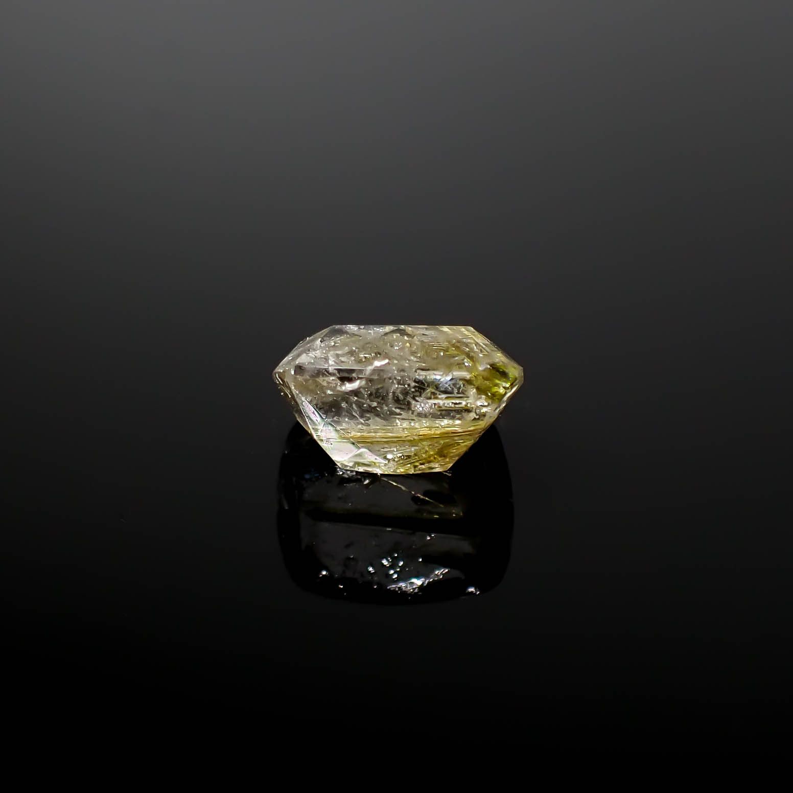 エピドートインクォーツ ブラジル産 3.08ct[240728460]9.7x8.4mm前後