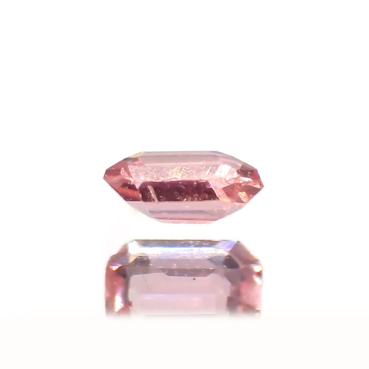 ヴェイリネナイト(宝石名ベイリネナイト)パキスタン産 0.057ct 識別済[221219285]2.6x1.9mm前後