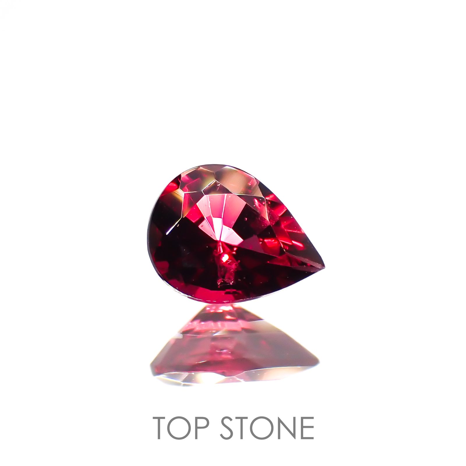 レッドスピネル(宝石名レッド・スピネル)タンザニア産 0.27ct 識別済[220114331]4.8x3.7mm前後