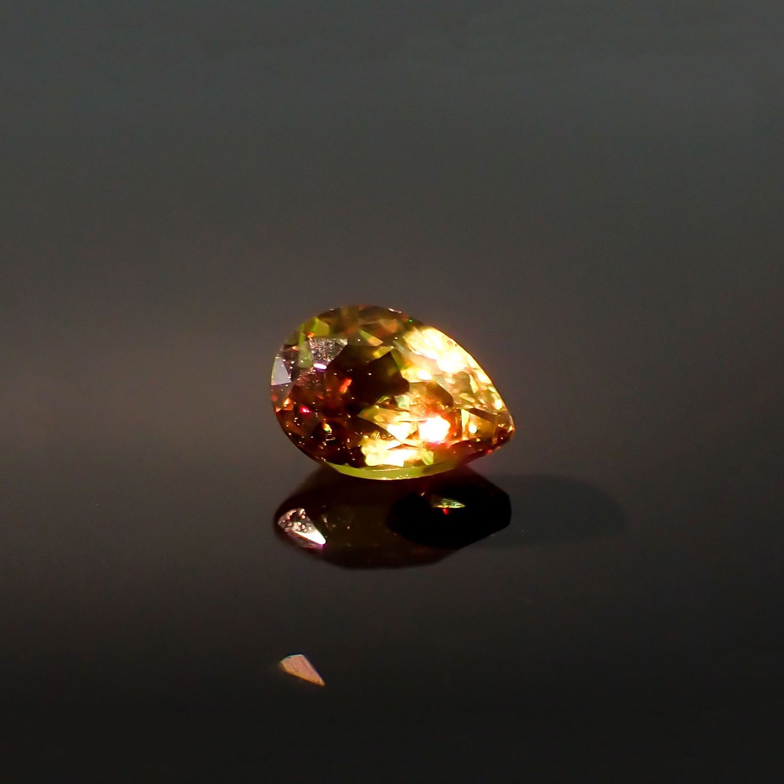 カラーチェンジスフェーン パキスタン産 0.27ct[230522191]4.7x3.2mm前後