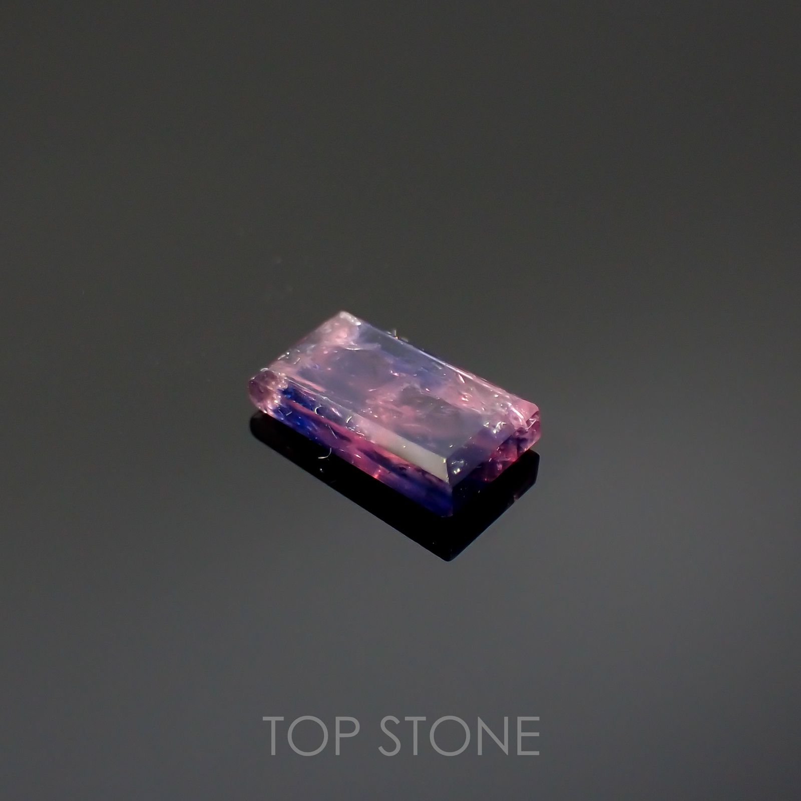 ウィンザーサファイア(宝石名サファイア)タンザニア・ウィンザー産 0.80ct 識別済[220115380]7x3.9mm前後