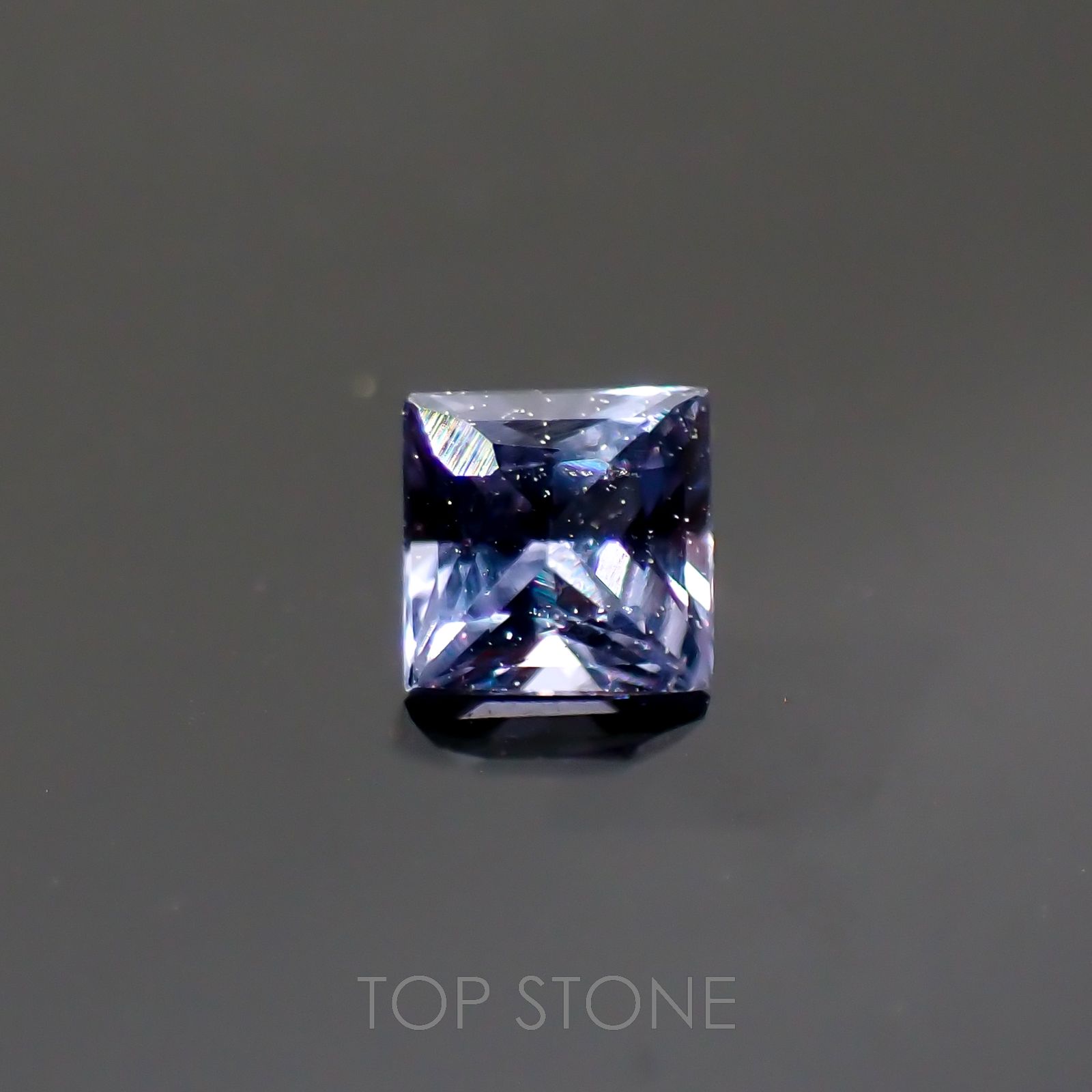 ◇プリンセスカット◇カラーチェンジガーネット アレキタイプ(宝石名ガーネット)マダガスカル・ベキリー産 0.094ct 識別済[220616535]2.5x2.5mm前後