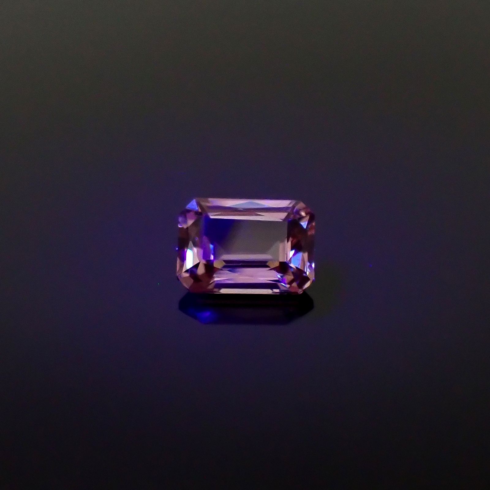 ドラゴンガーネット タンザニア産 1.04ct [250330036]6.6x4.7mm前後