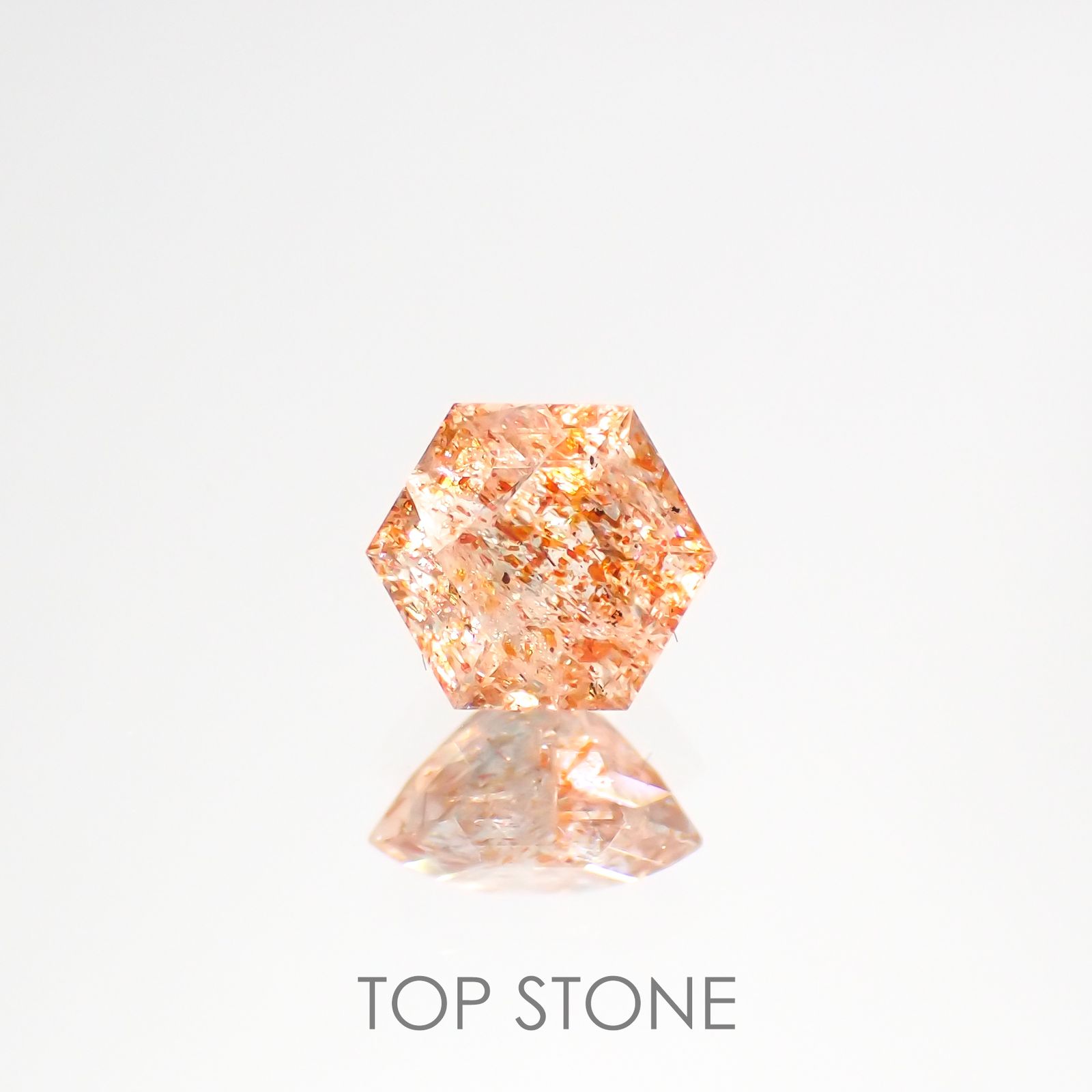◇ヘキサゴンカット◇イリュージョンサンストーン インド産 0.58ct[220115487]5.1x5mm前後