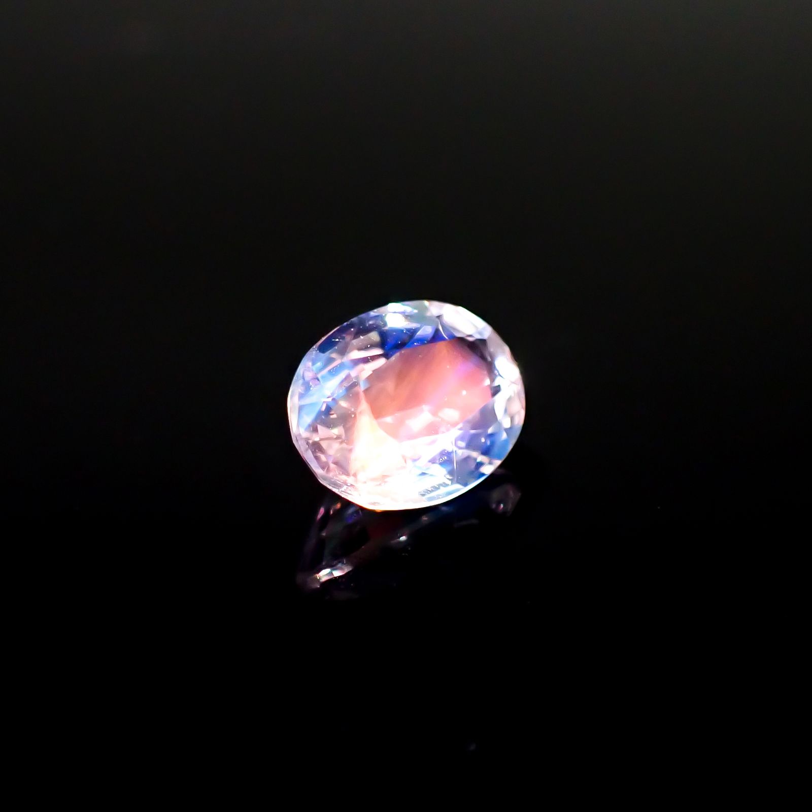 レインボームーンストーン マダガスカル産 1.03ct[240928969]7.6x5.8mm前後