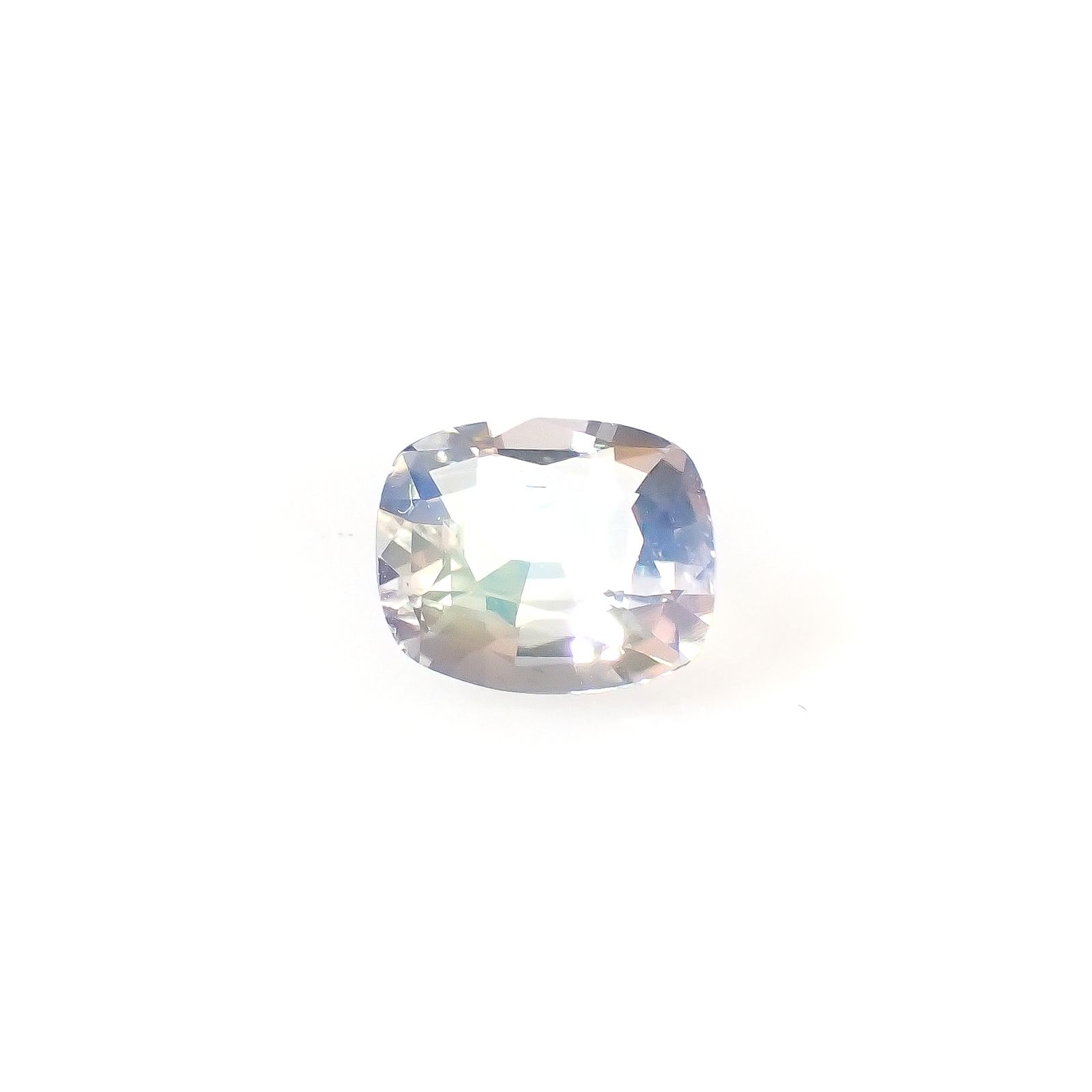 レインボームーンストーン(宝石名ラブラドライト)マダガスカル産 1.298ct ソ付(彩珠)[240326939]7.9x6.9mm前後
