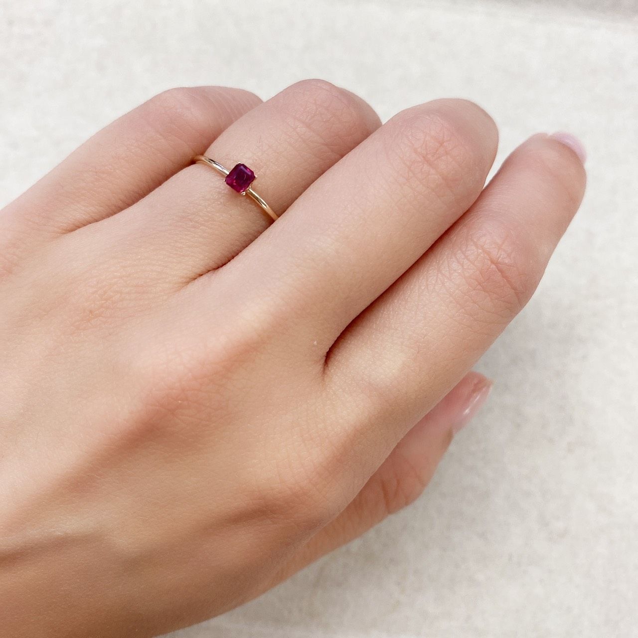 ルビー 非加熱(宝石名ルビー) マダガスカル産 0.24ct 識別済[210711731]3.5×2.9mm前後