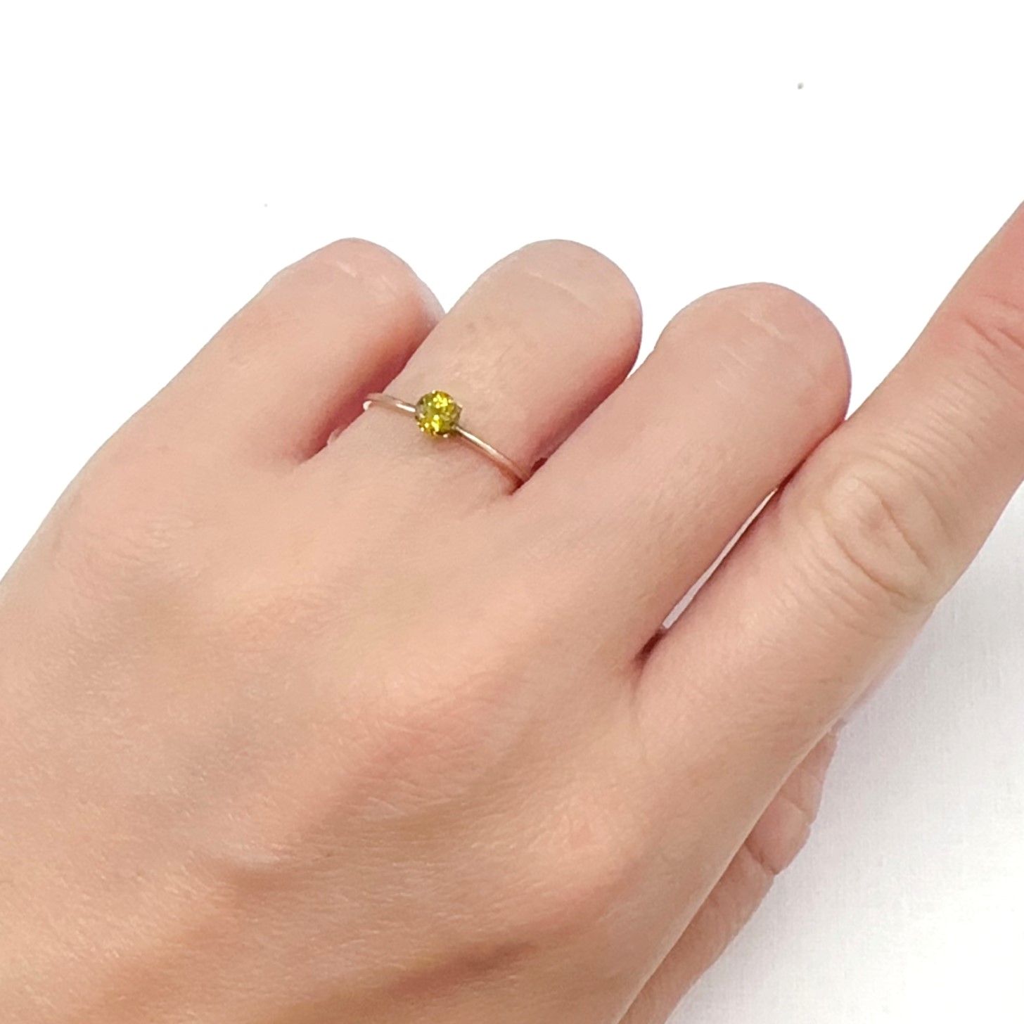 カナリートルマリン ザンビア・カナリー鉱山産 0.31ct[240527556]4x4mm前後