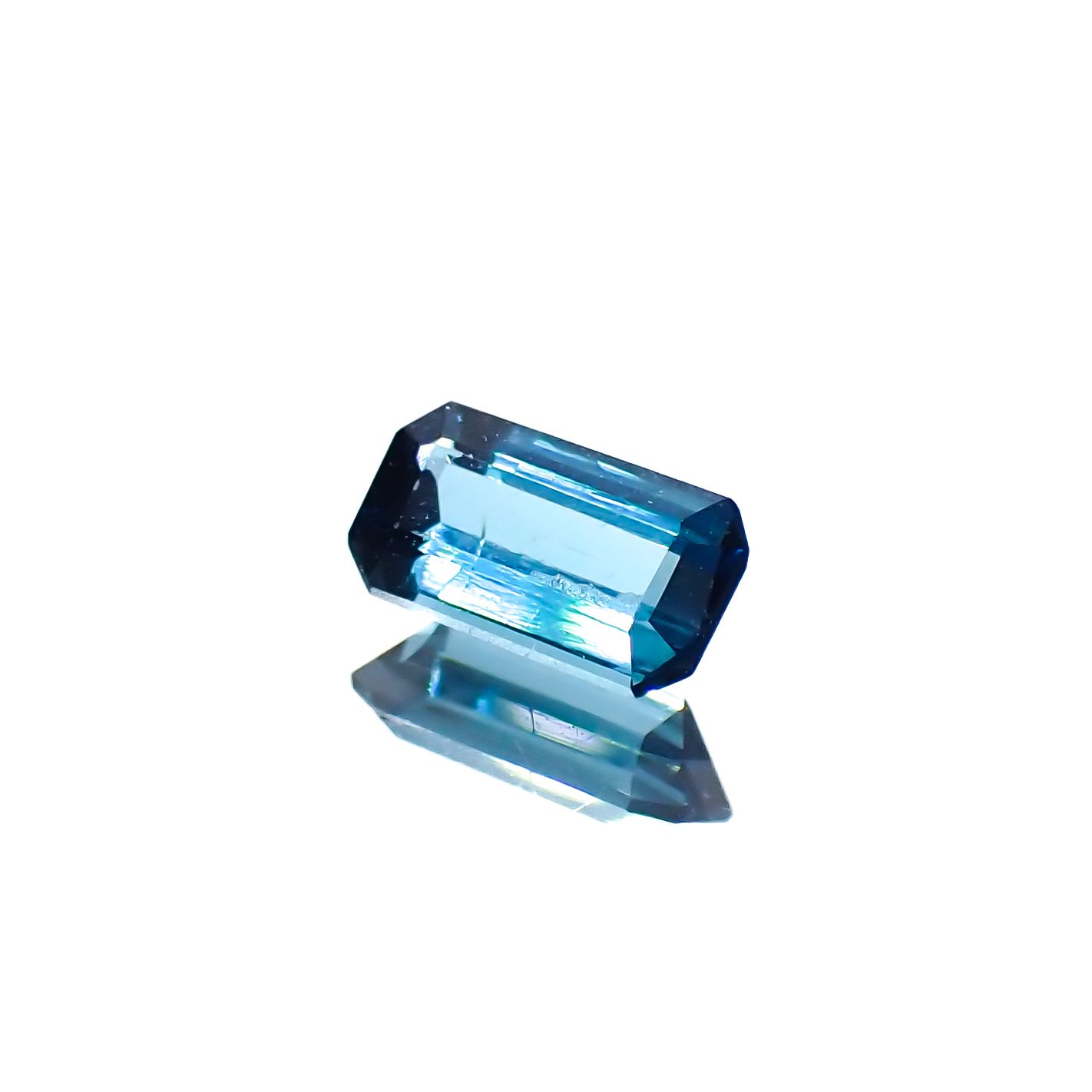 ブルートルマリン(宝石名トルマリン)アフガニスタン産 0.26ct 識別済[231225173]5.3x2.9mm前後