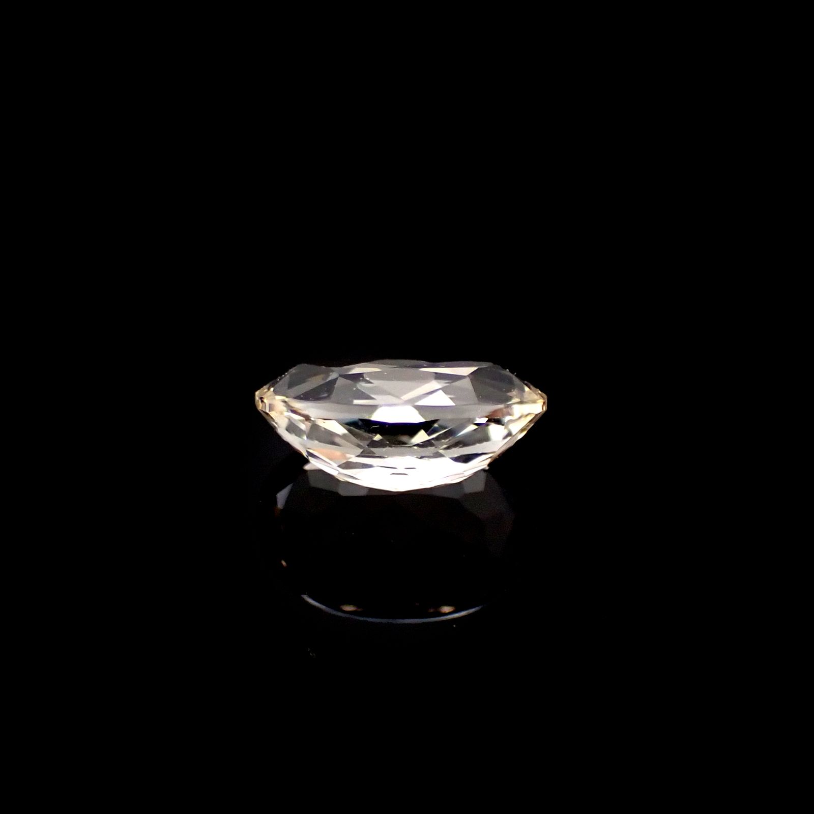 含バリウム・サニディン(宝石名サニディン)ドイツ産 1.79ct 識別済[231224974]9.8x7.1mm前後