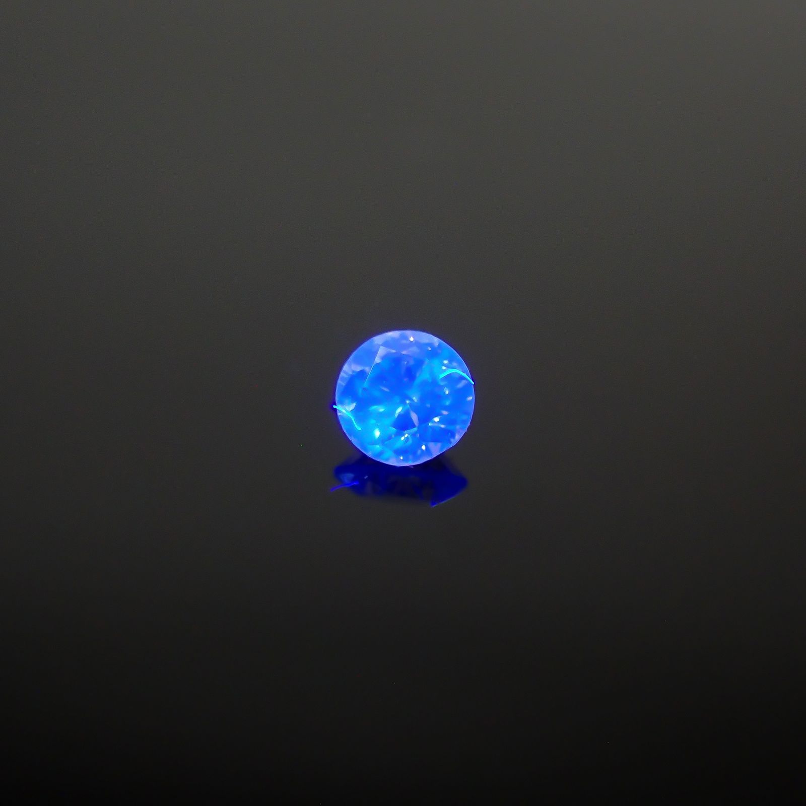 ピンクダイヤモンド(宝石名ダイアモンド SI-2/FANCY BROWNISH ORANGY PINK) 0.053ct ソ付(CGL)[240427045]2.33x2.36mm前後