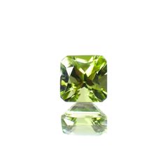 ペリドット(宝石名ペリドット) パキスタン産 識別済 0.81ct / 5.1x5.1mm前後 [260713486]