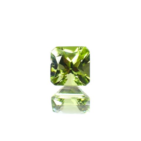 ペリドット(宝石名ペリドット) パキスタン産 識別済 0.81ct / 5.1x5.1mm前後 [260713486]