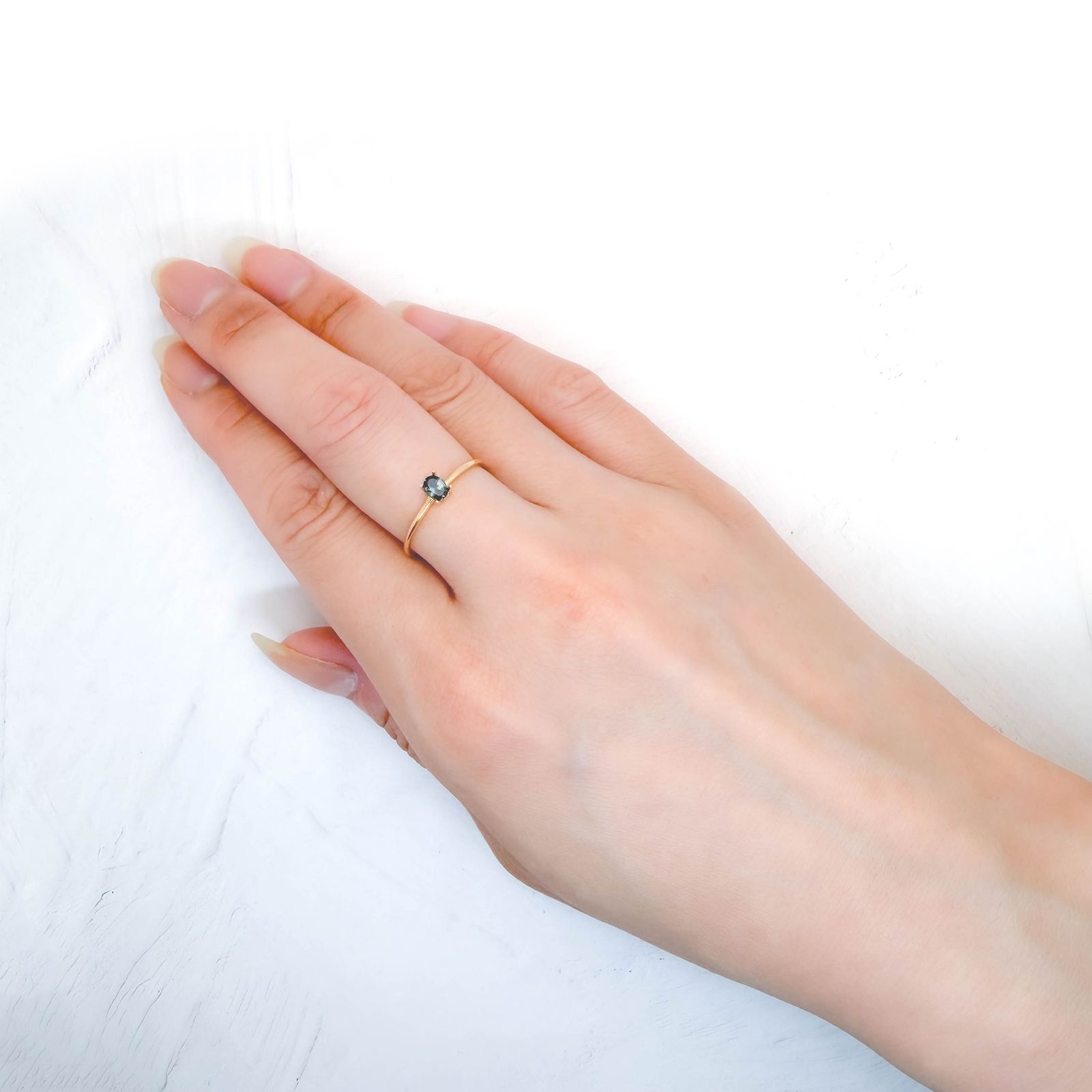 ベキリーブルーガーネット（カラーチェンジガーネット アレキタイプ） マダガスカル・ベキリー産 0.18ct / 4.1x2.9mm前後 [260732454]