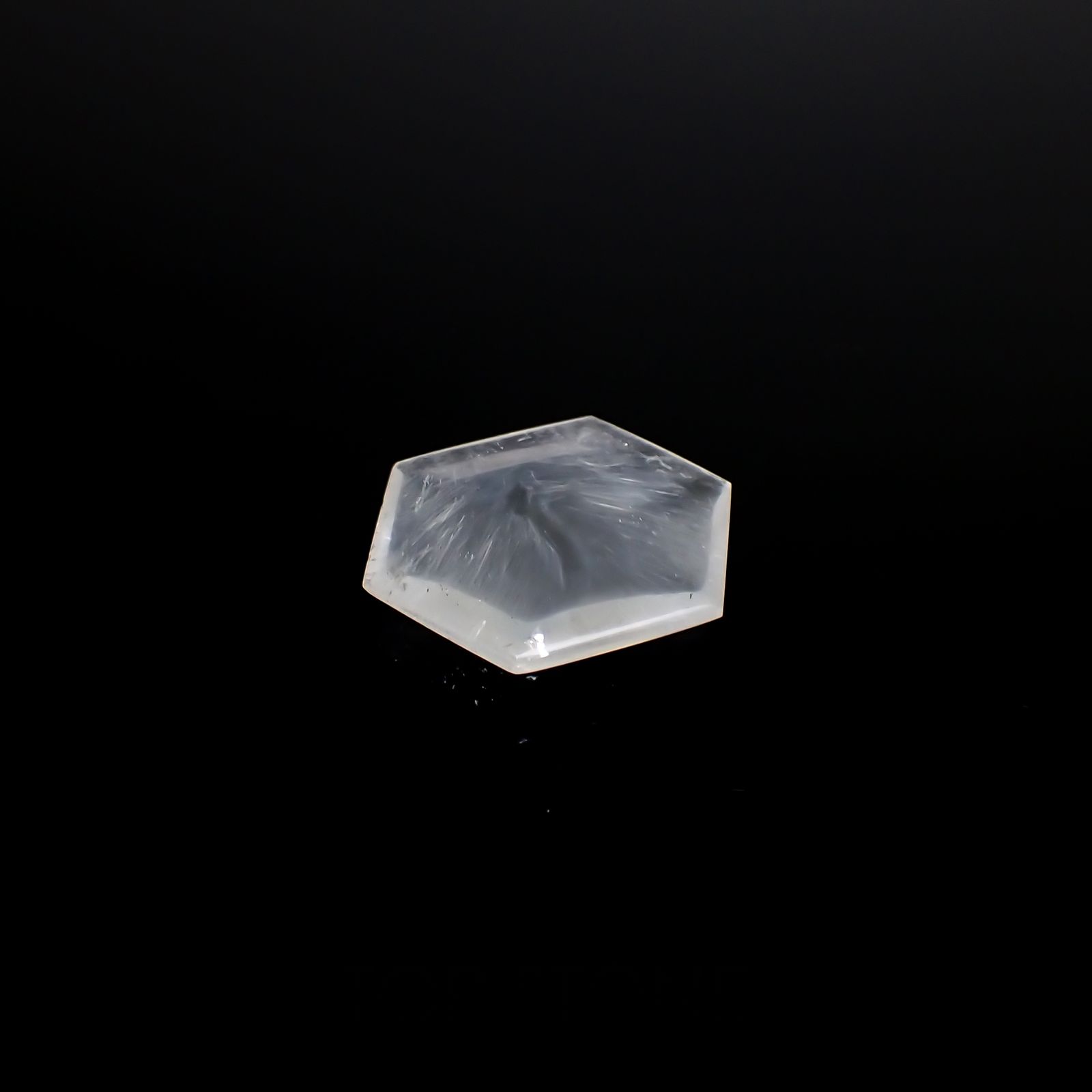 トラピッチェクォーツ 偏光板2枚付き コロンビア・ボヤカ産 30.67ct[230321102]27.3x25.4mm前後