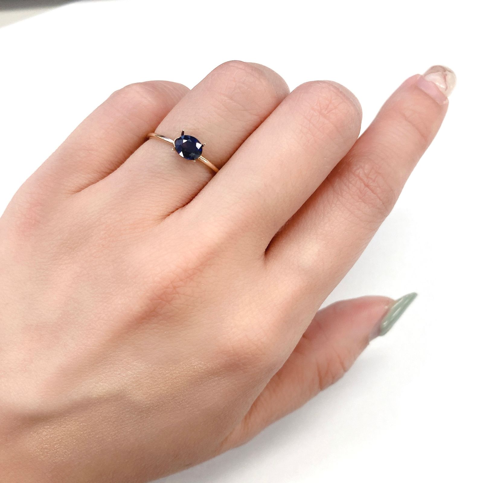 バイカラーサファイア(宝石名バイカラー・サファイア) タンザニア産 0.58ct 識別済[210410594]5.3×4.3mm前後