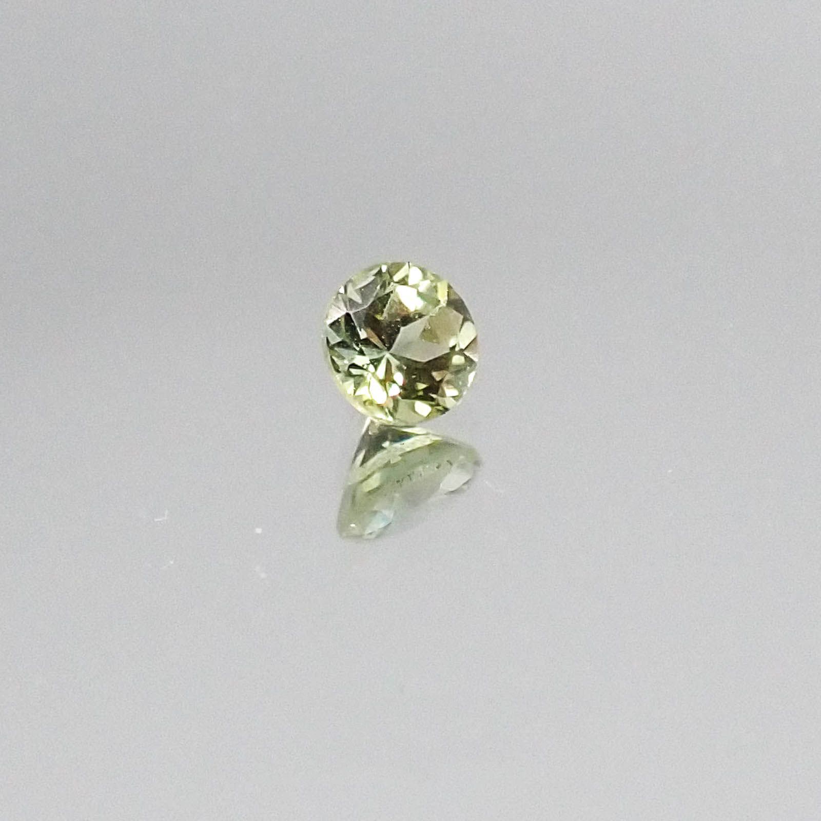 モンタナサファイア(宝石名サファイア) アメリカ・モンタナ州産 0.17ct 識別済[20073882]3.1×3.1mm前後