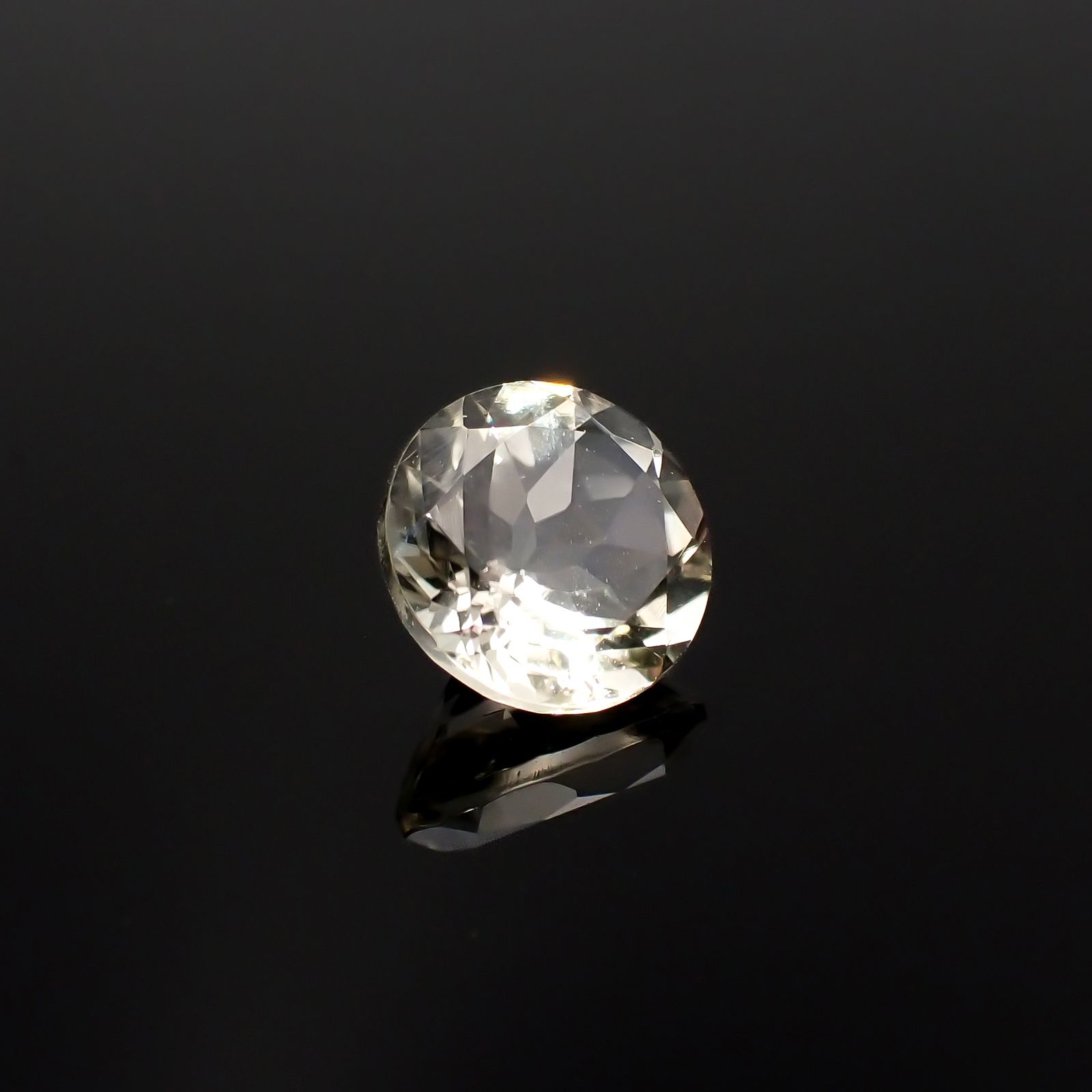 イエロースキャポライト フルオレッセンス(宝石名スキャポライト)タンザニア産 1.18ct 識別済[230722655]7.1x7.1mm前後
