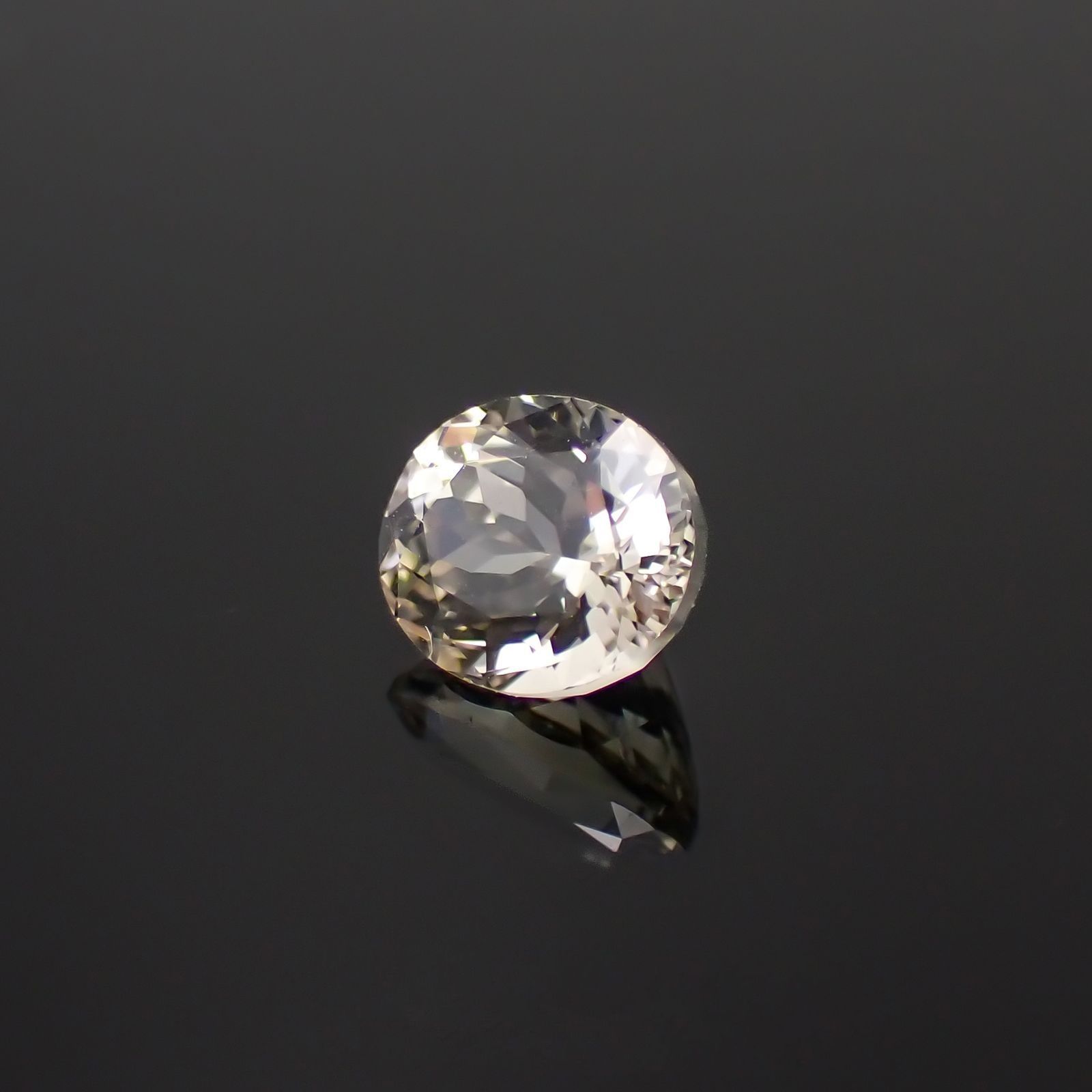 ゾイサイト 非加熱(宝石名ゾイサイト)タンザニア産 ソ付(彩珠) 0.846ct