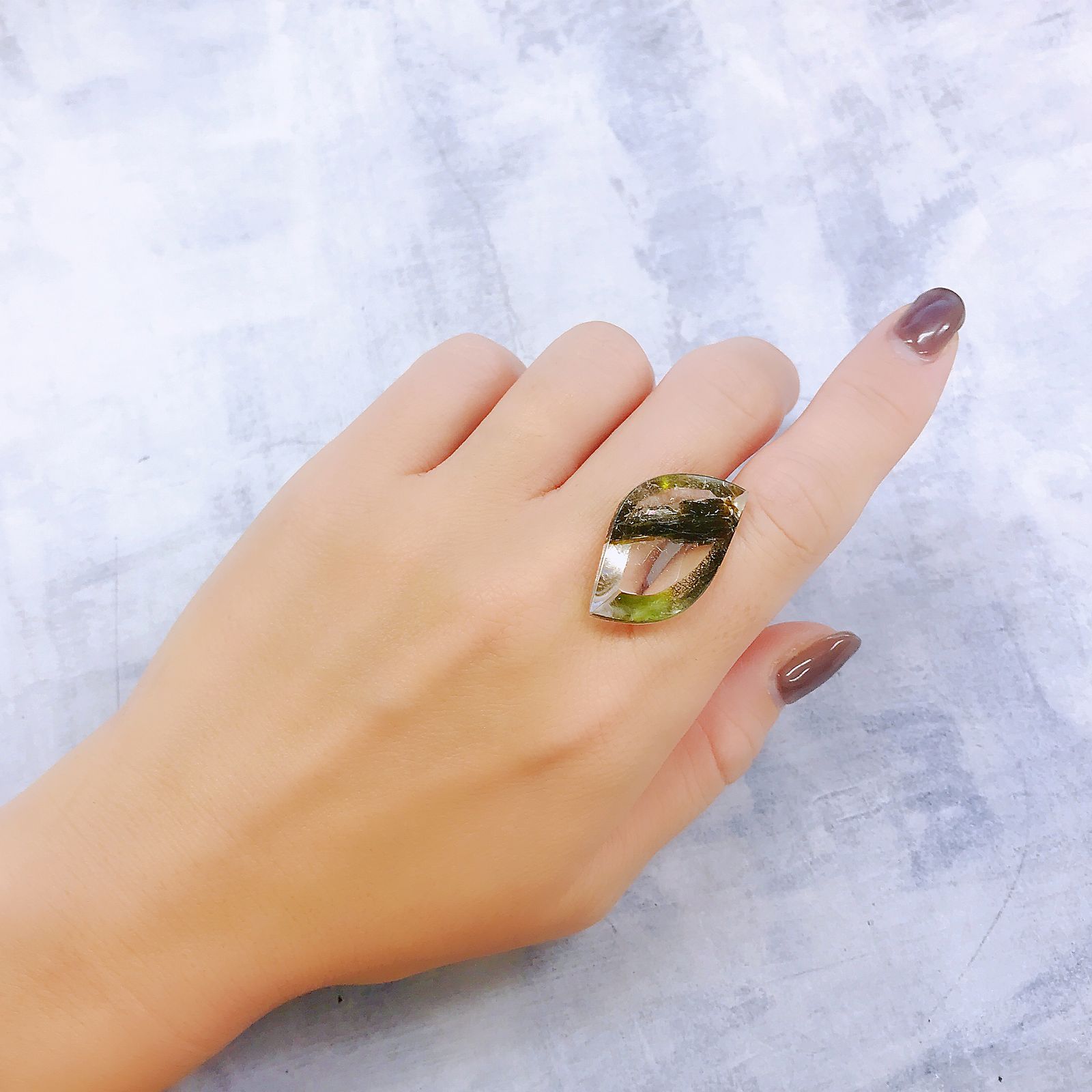 グリーントルマリンインクォーツ ブラジル・ミナスジェライス州産 21.23ct[221018306]29x17mm前後