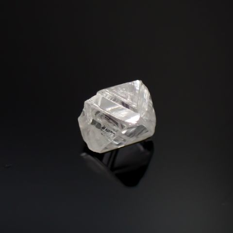 ソーヤブルダイヤモンド 原石(成長丘あり/Growth Hillock) 0.091ct[230923443]2.8x2.4mm前後