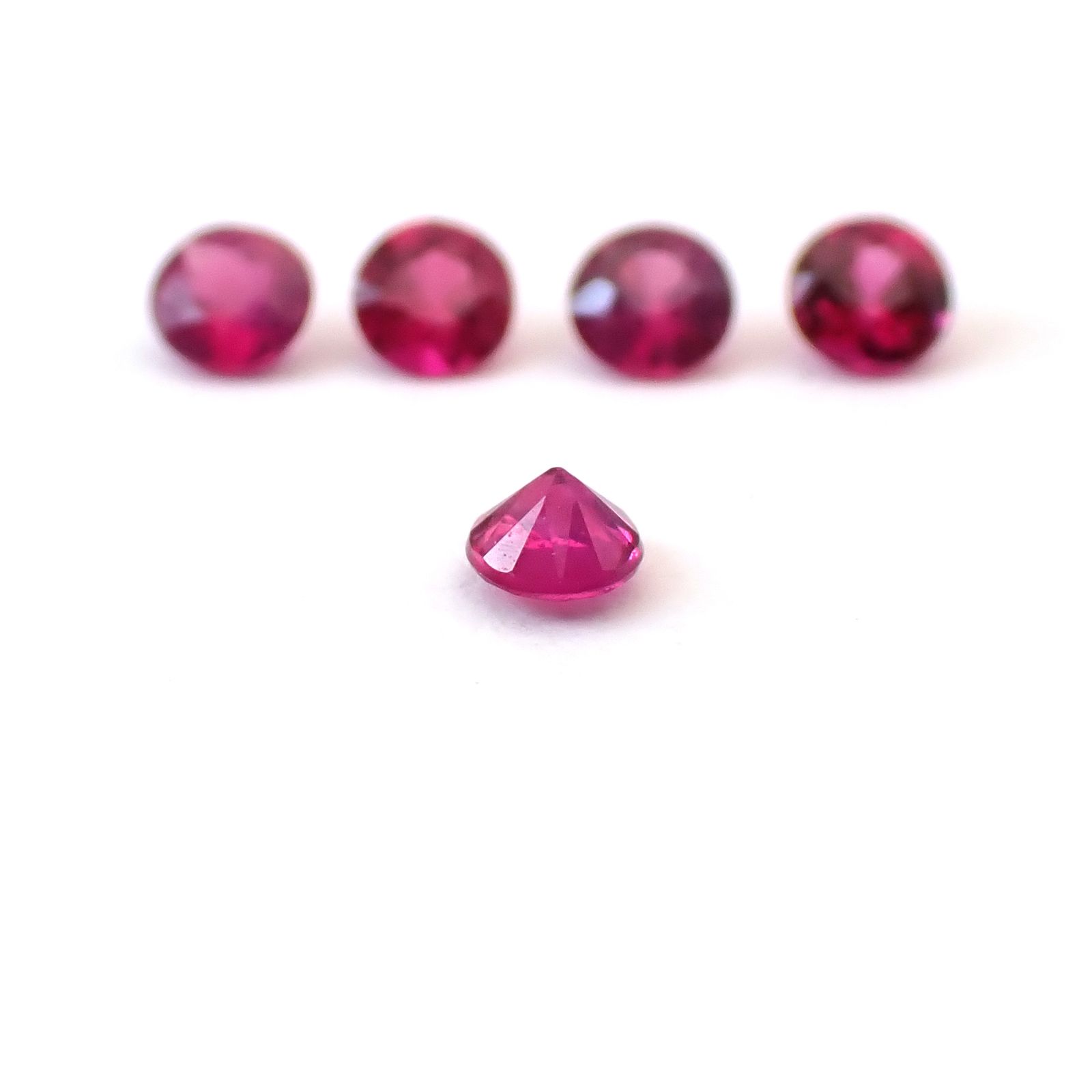 ルビー 5個セット タイ/モザンビーク産 0.27ct(5pcs合計) / 2.2x2.2mm前後 [260532287]