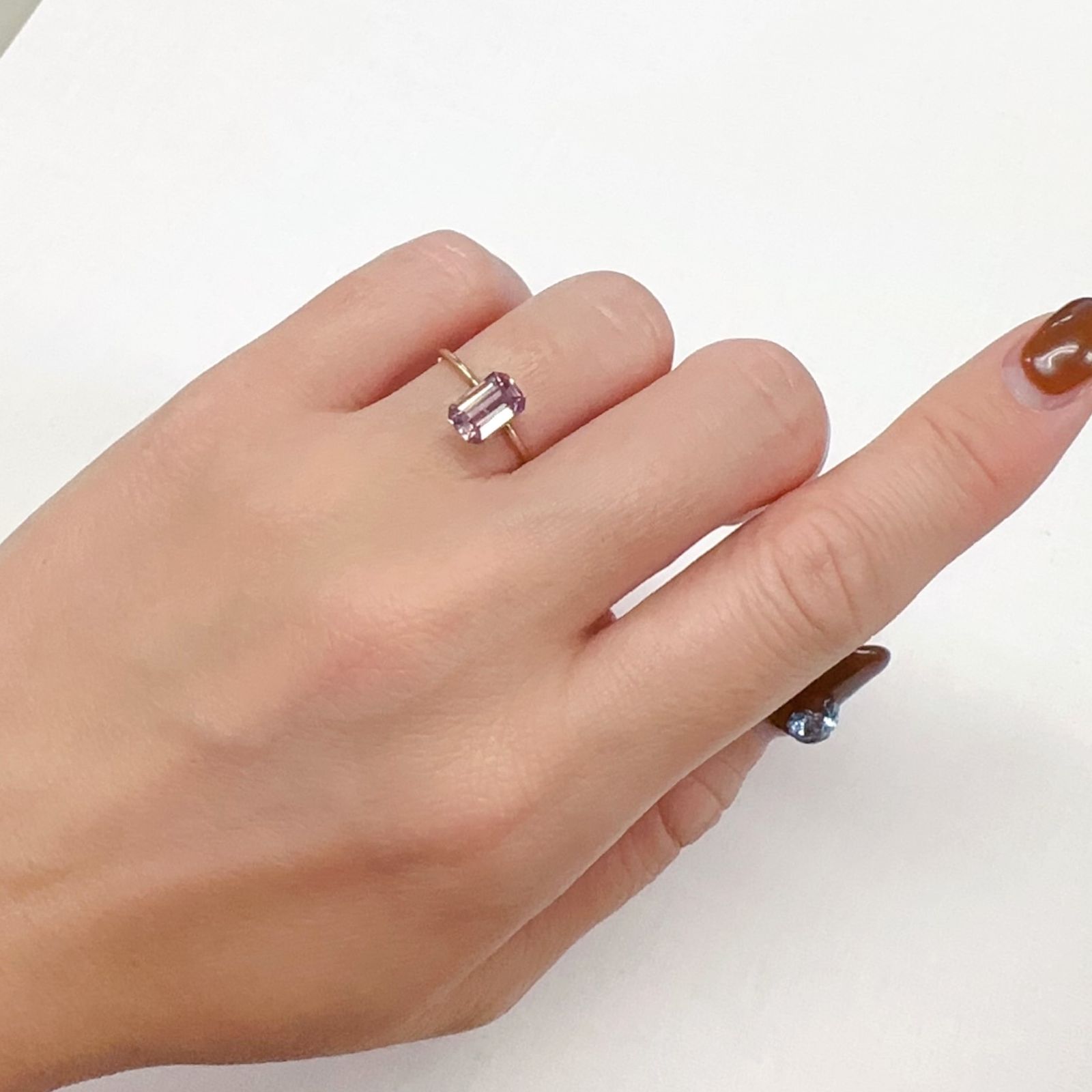 カラーシフト ピンクダイアスポア(宝石名ダイアスポア)アフガニスタン産 1.291ct ソ付(日独)[231124288]8.1x5.2mm前後