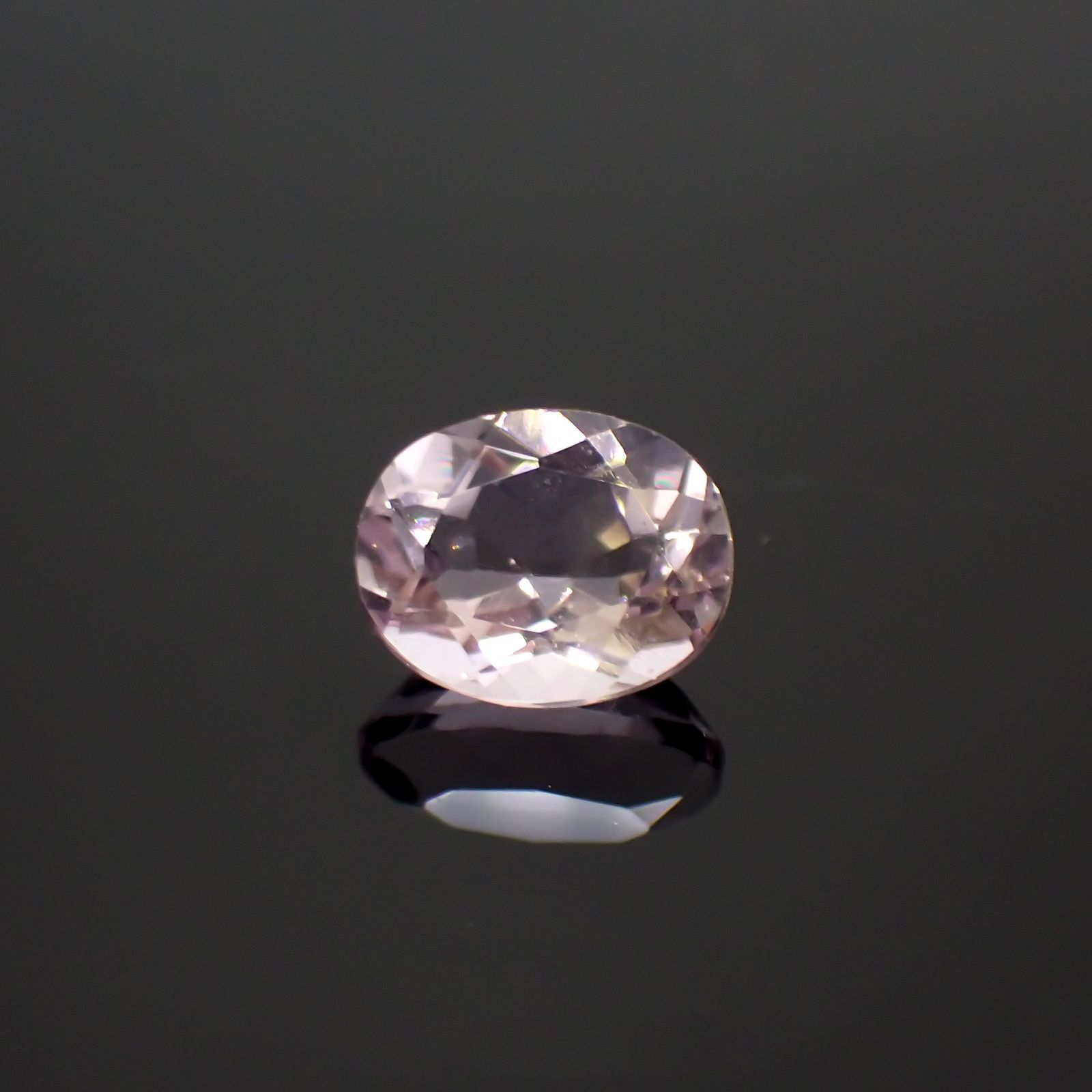 ピンクフローライト(宝石名フルオライト)ブラジル産 3.36ct 識別済[220115124]10.1x8.1mm前後