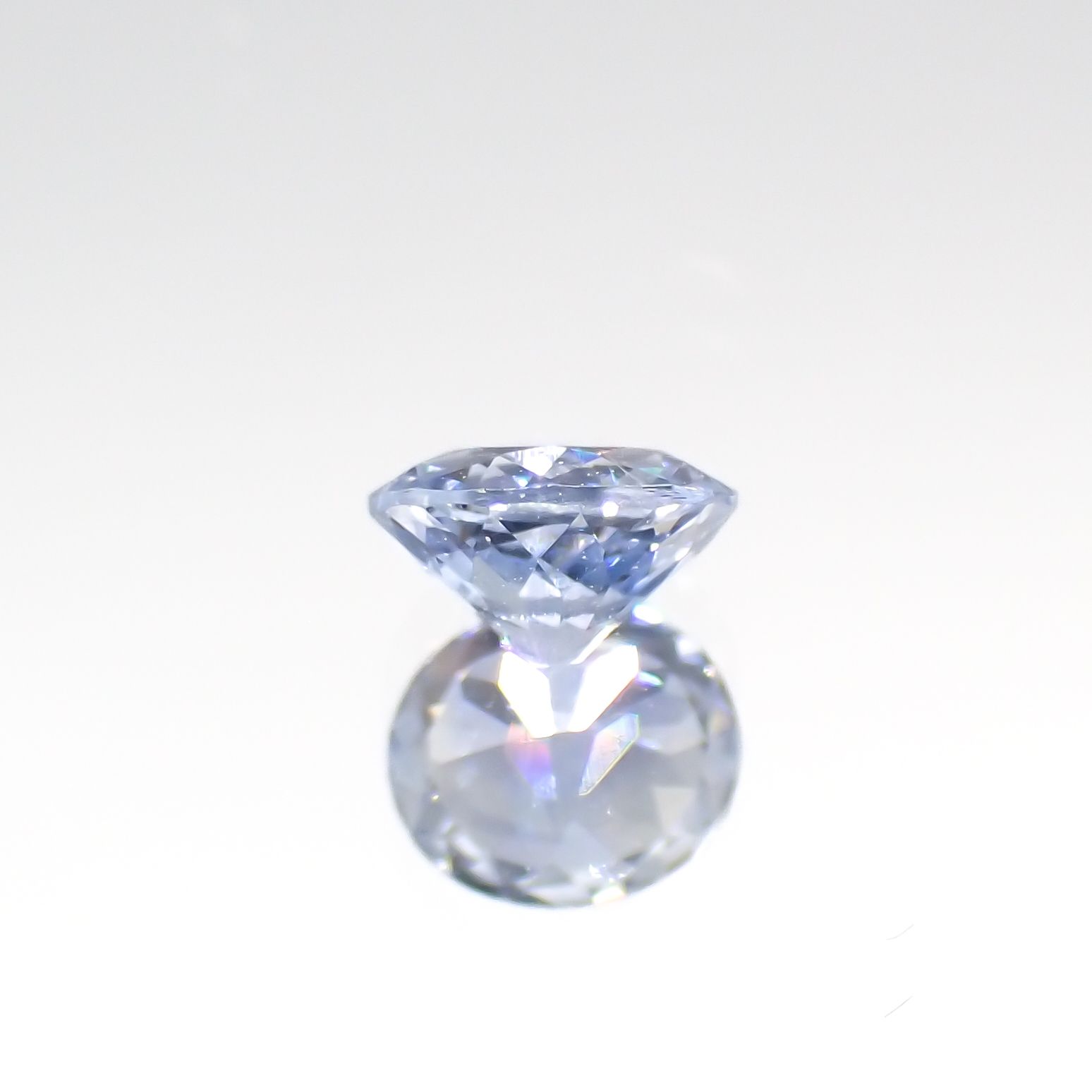 アイスブルーサファイア(宝石名サファイア)スリランカ/マダガスカル産 0.37ct 識別済[230421399]4.6x3.9mm前後
