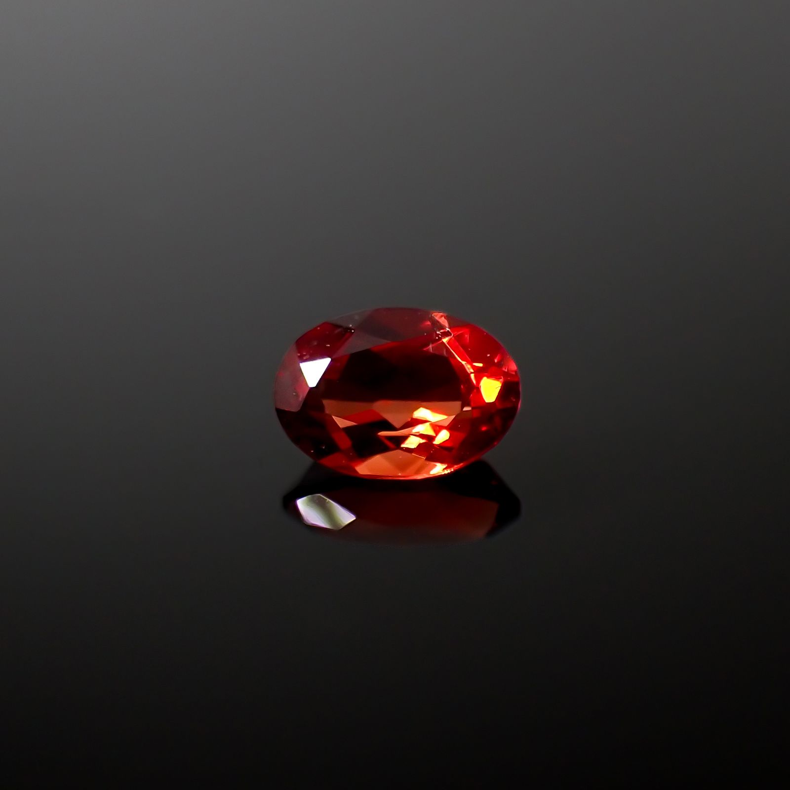 アンデシン(宝石名アンデシン/ラブラドライト)チベット産 0.57ct 識別済[240125610]6.7x4.6mm前後