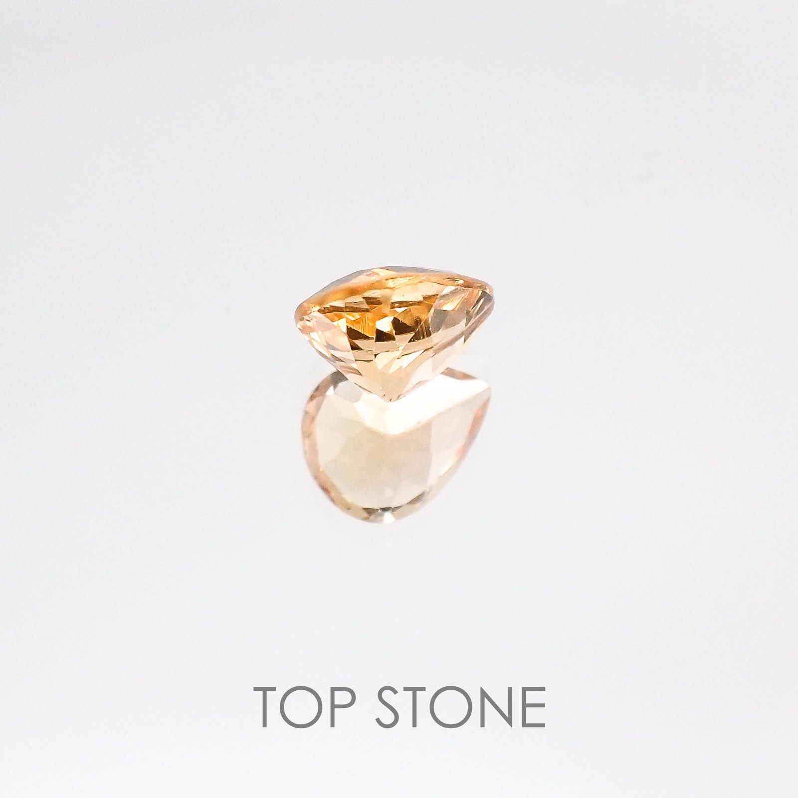 インペリアルトパーズ ブラジル産 ルース 0.87ct[20084388]6.6×5.3mm前後
