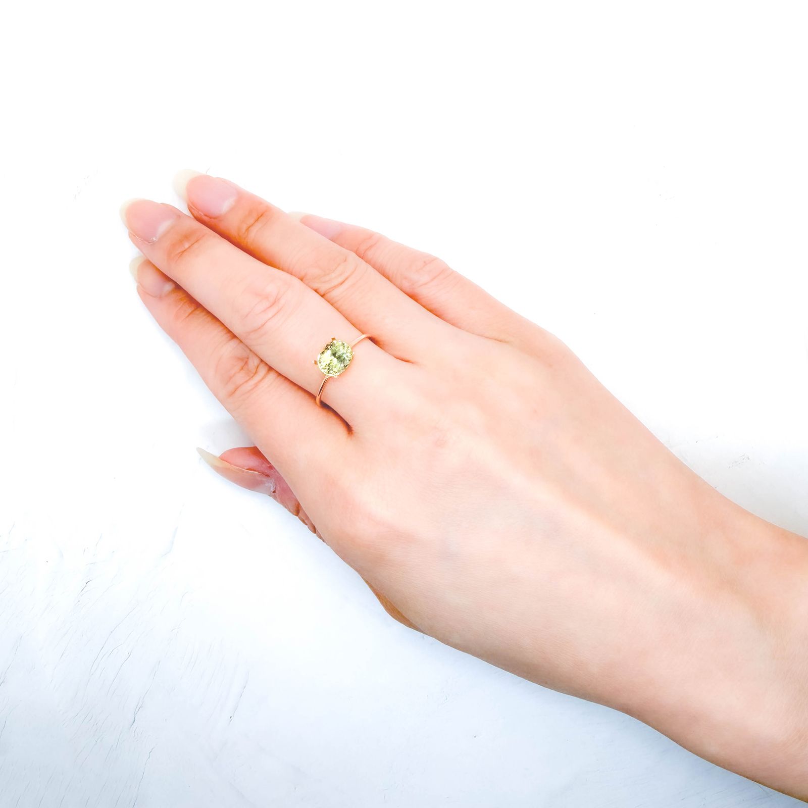 イエローアパタイト メキシコ産 1.63ct / 7.4x6.2mm前後 [260632462]